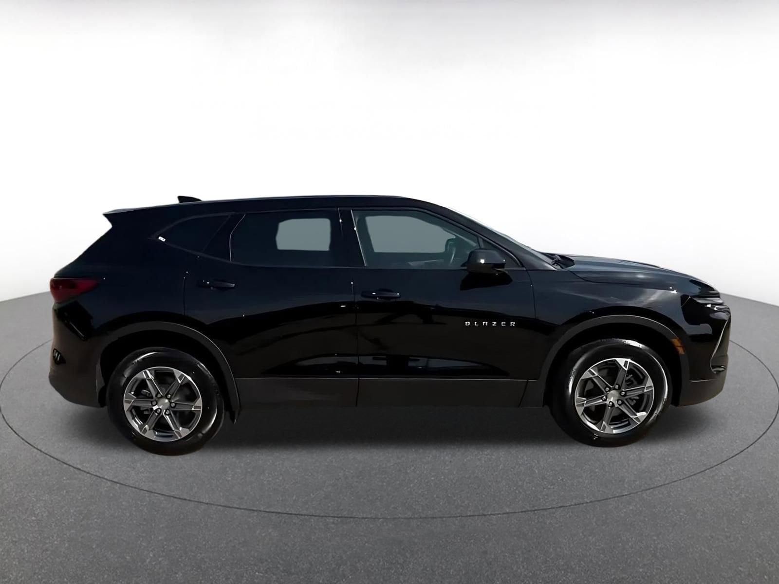 Thumbnail: 2025 Chevrolet Blazer - 16