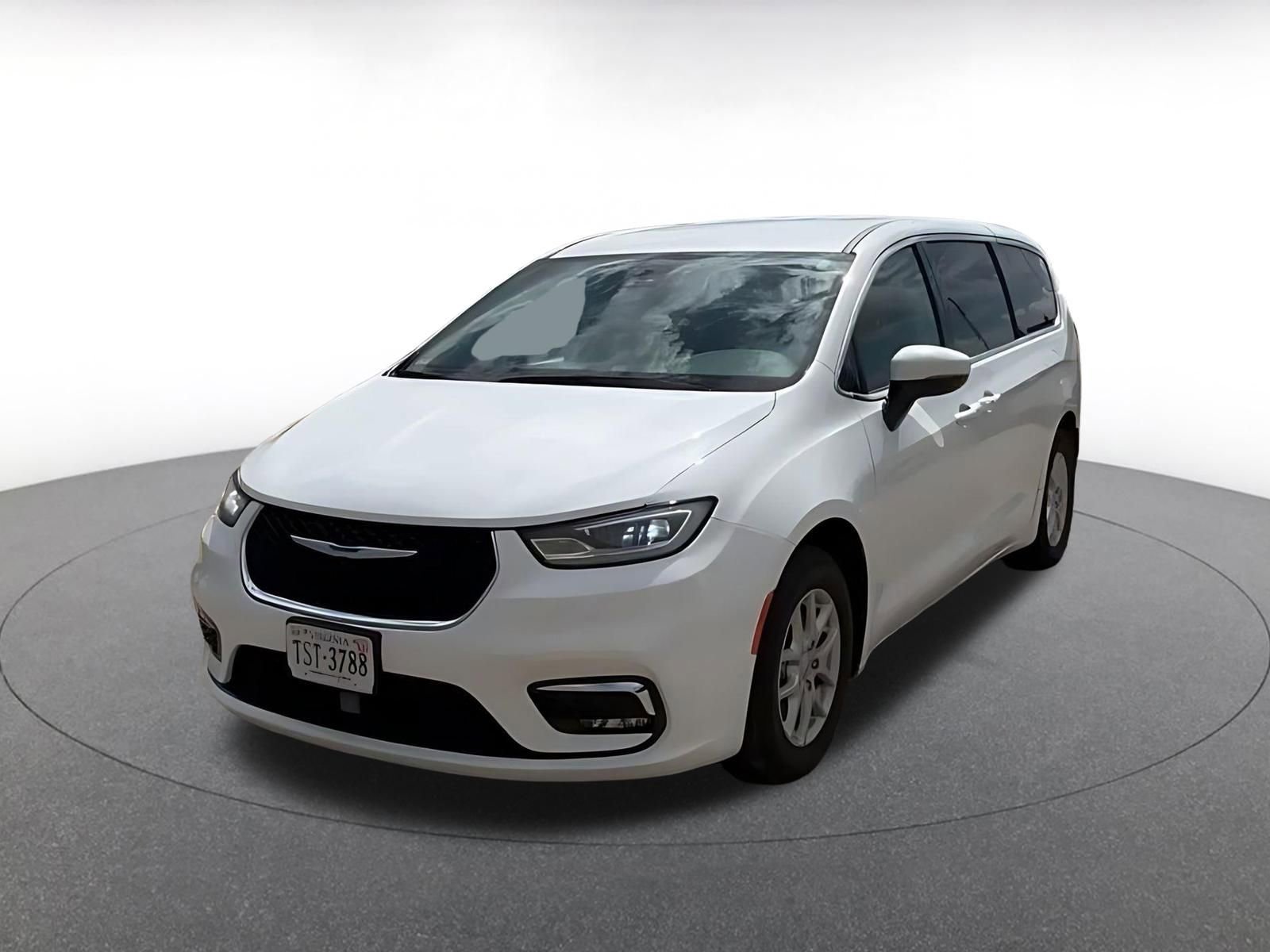 Thumbnail: 2023 Chrysler Pacifica - 7