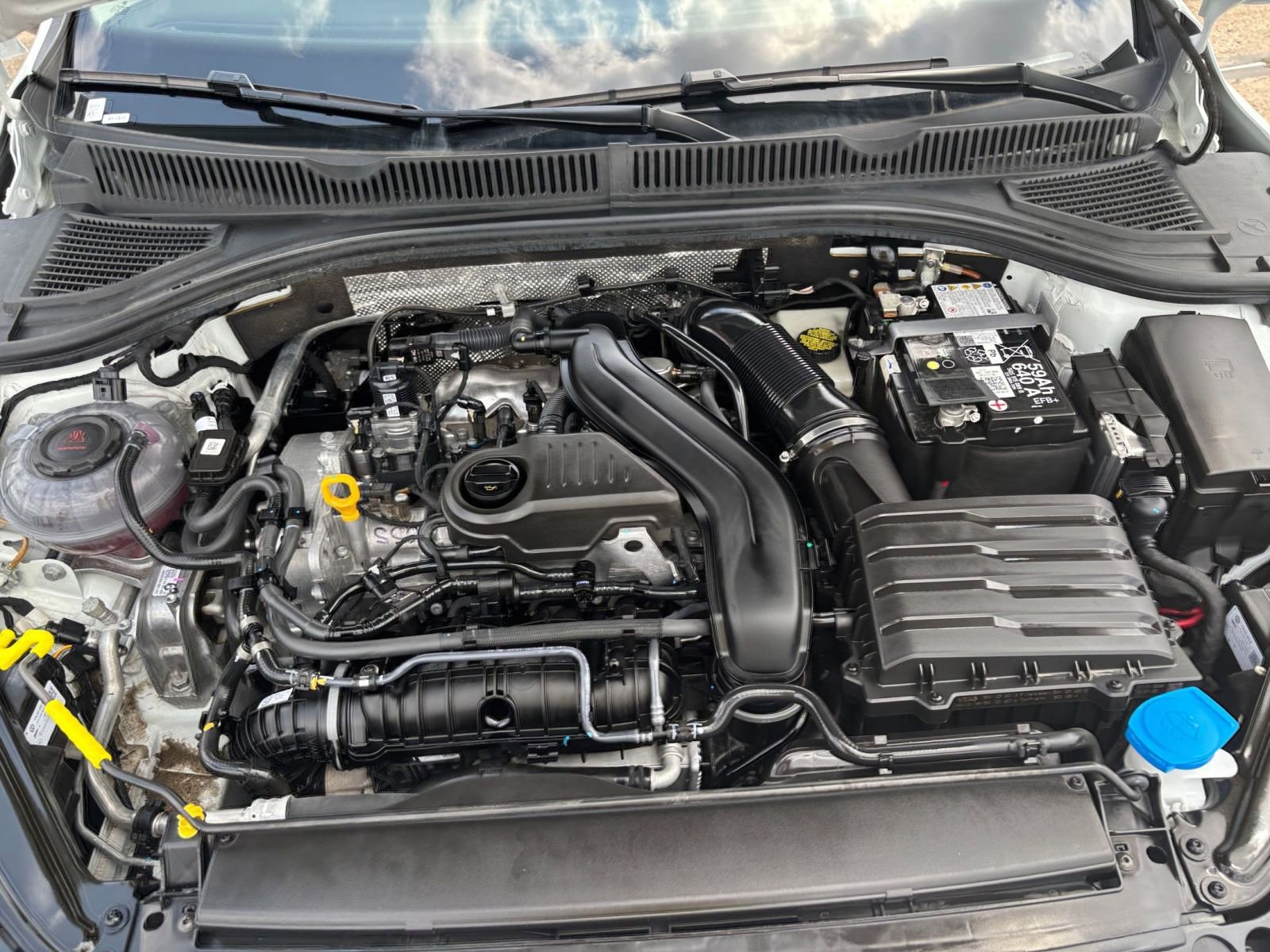 Thumbnail: 2024 Volkswagen Jetta - 25