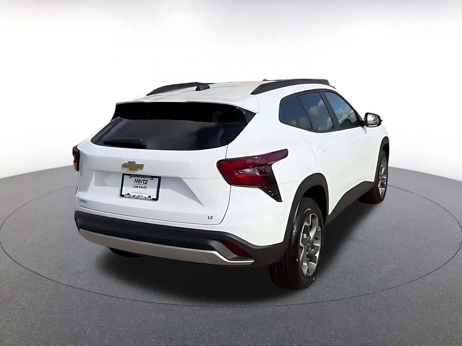 Thumbnail: 2025 Chevrolet Trax - 14