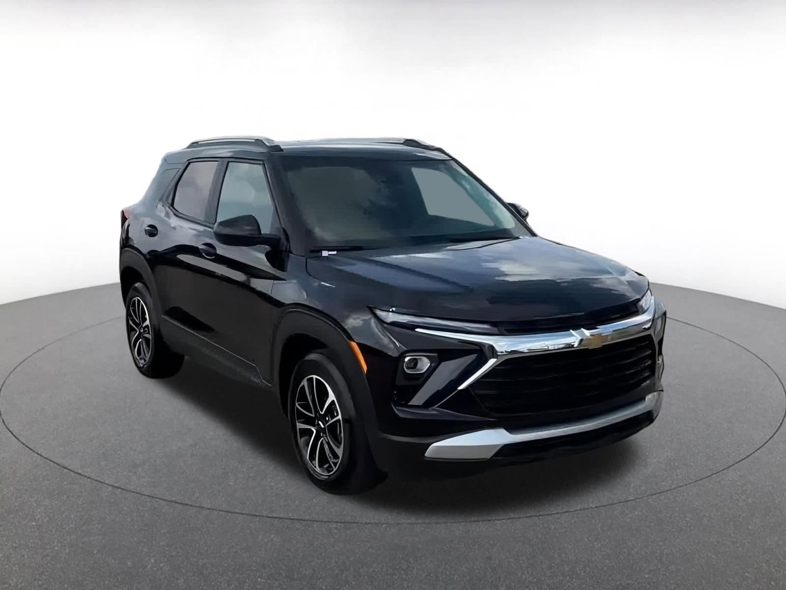 Thumbnail: 2025 Chevrolet TrailBlazer - 3