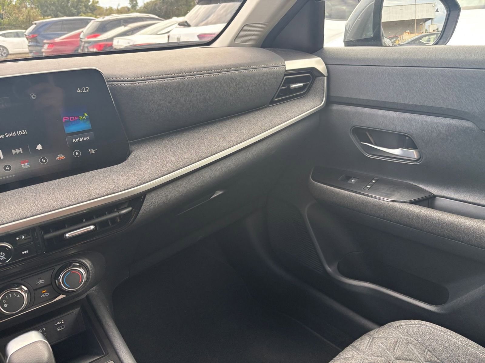 Thumbnail: 2025 Nissan Kicks - 33