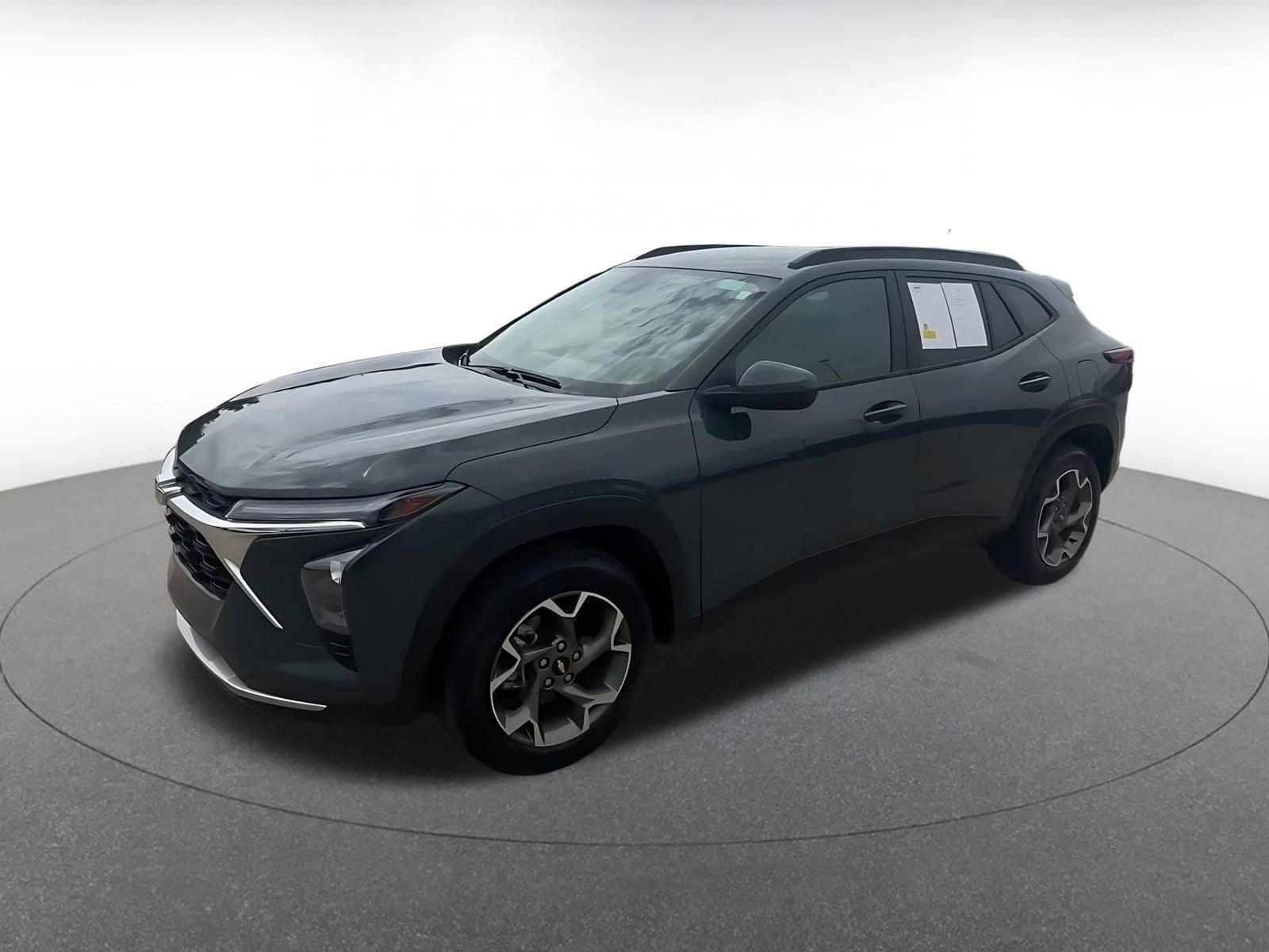 Thumbnail: 2025 Chevrolet Trax - 8