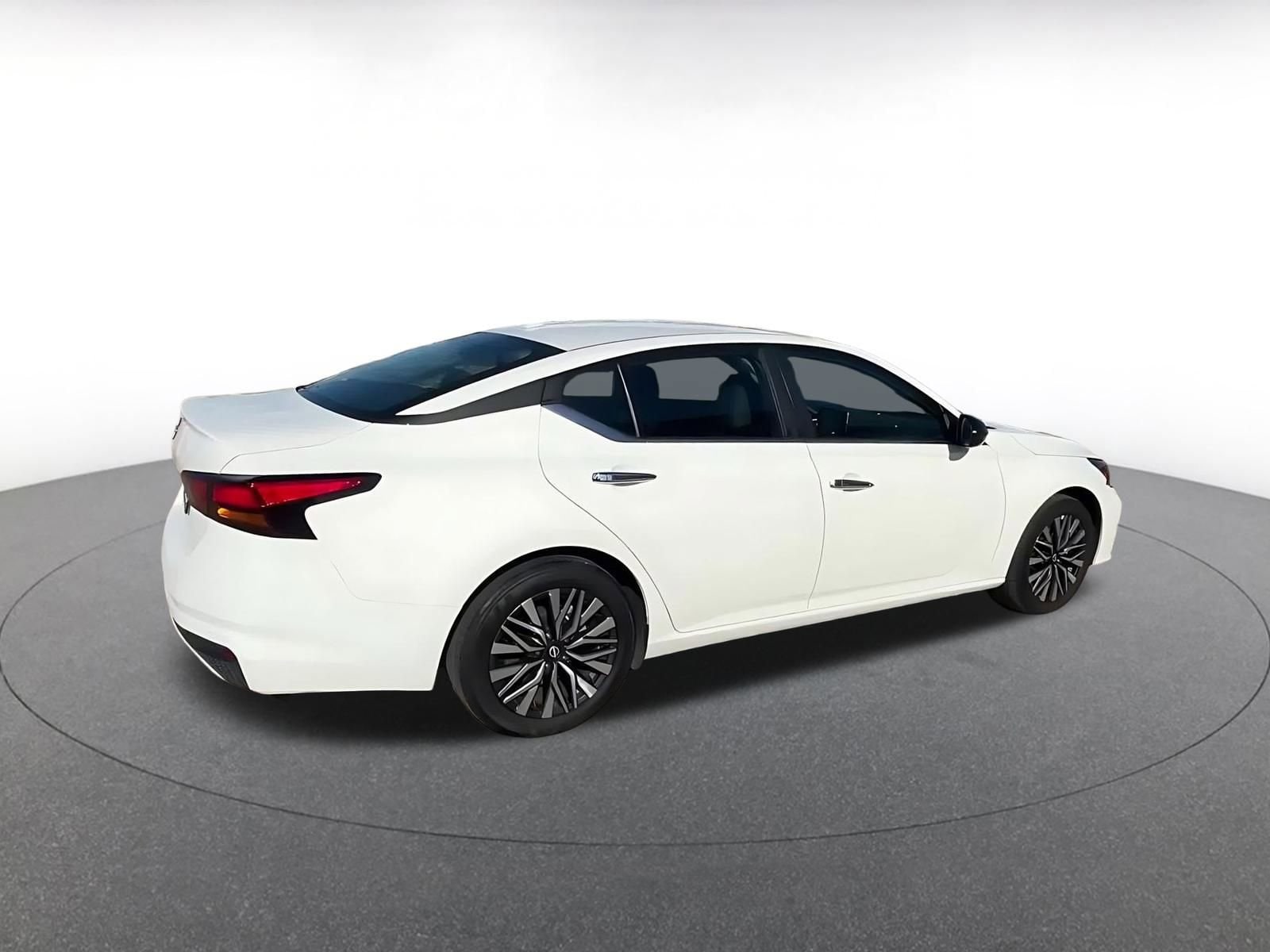 Thumbnail: 2025 Nissan Altima - 14