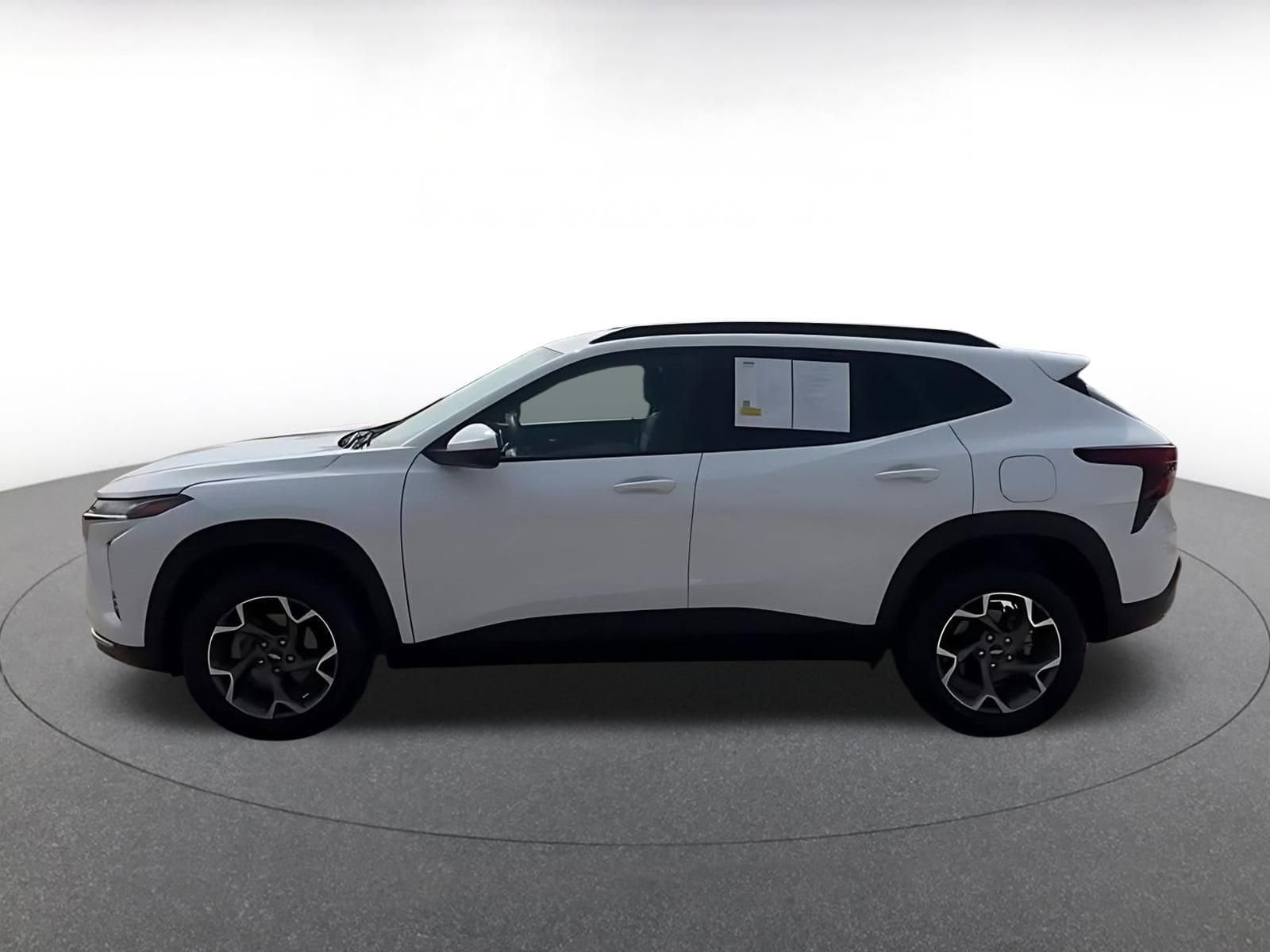 Thumbnail: 2025 Chevrolet Trax - 9