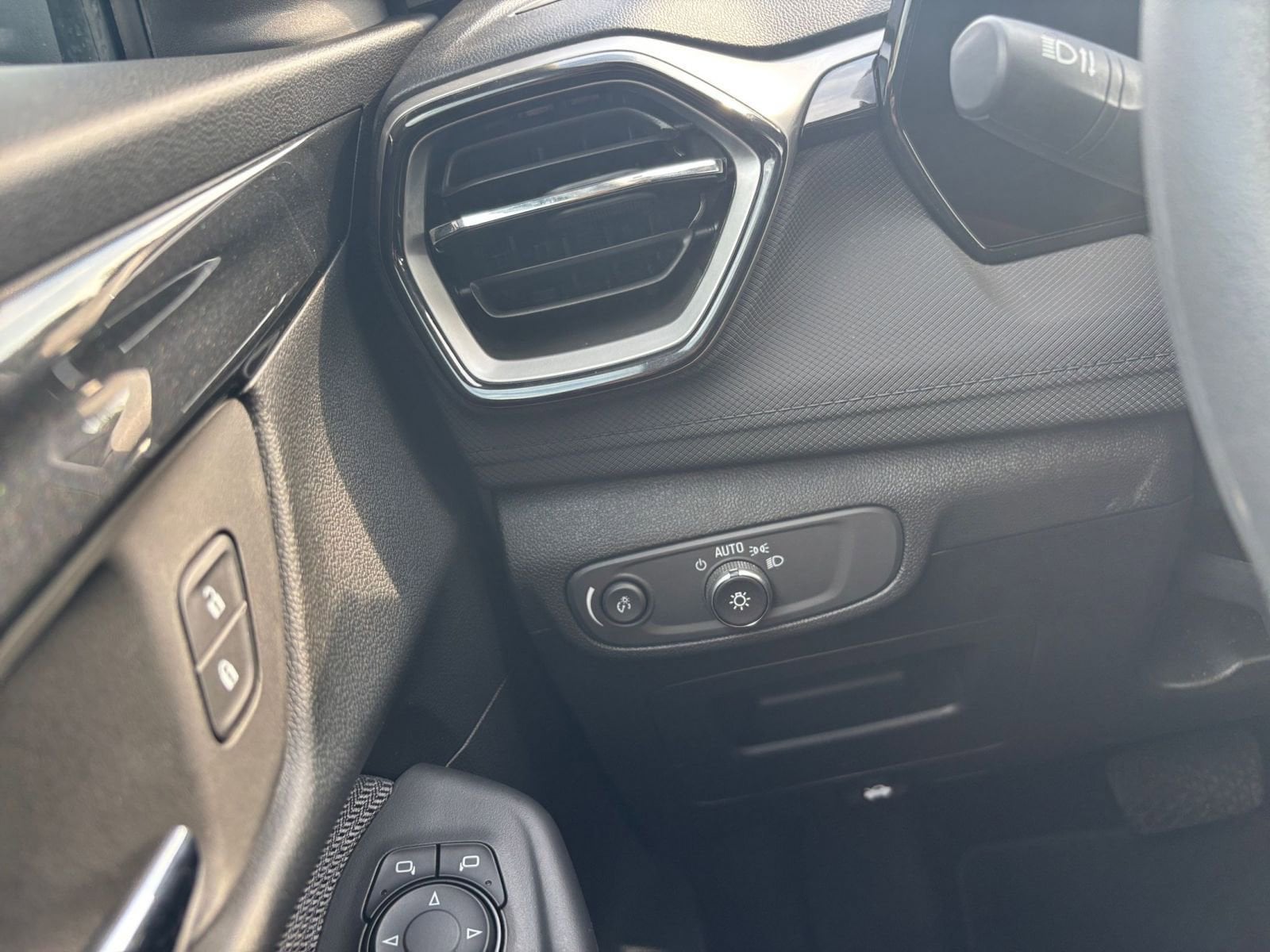 Thumbnail: 2025 Chevrolet TrailBlazer - 32