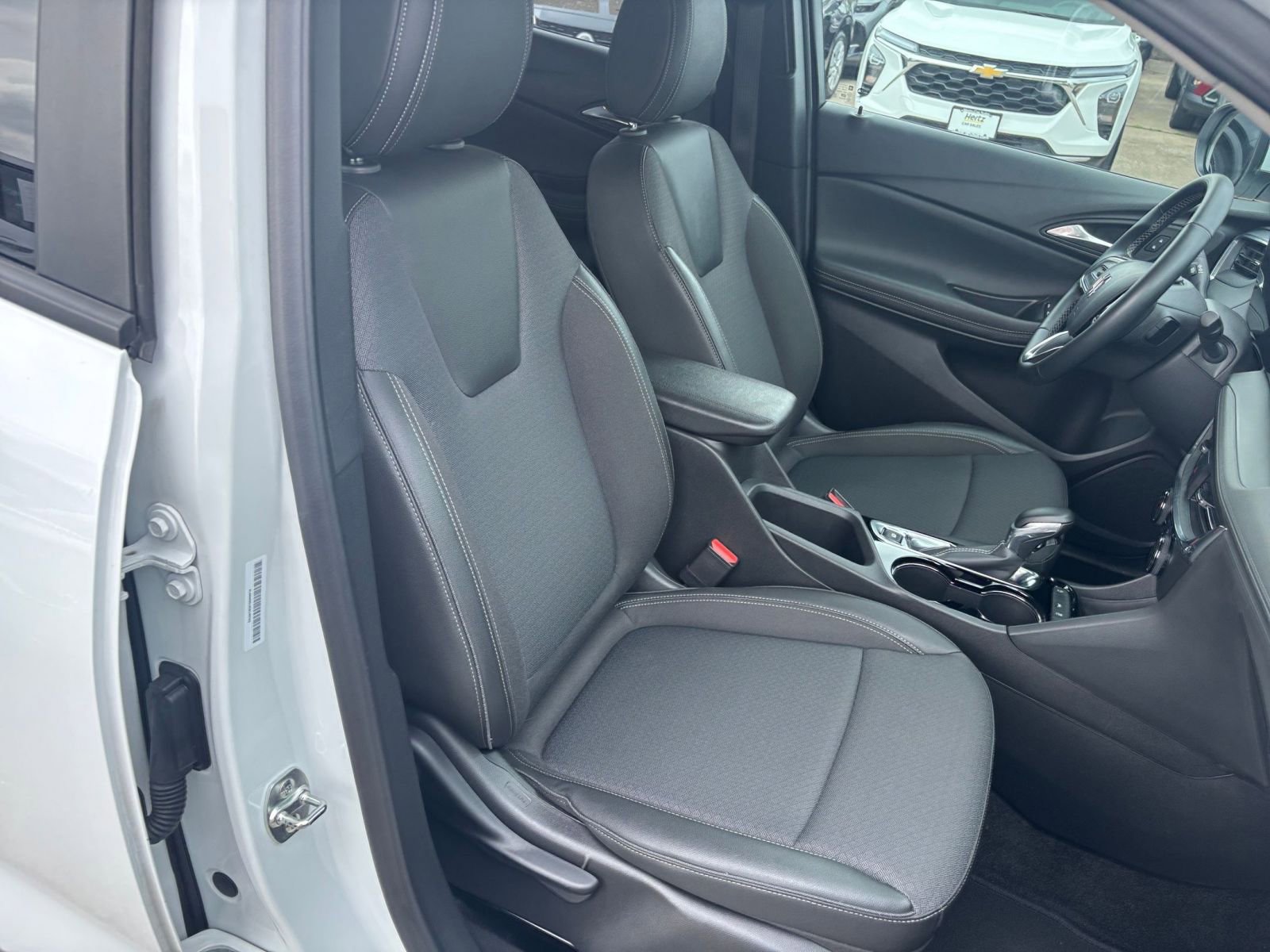 Thumbnail: 2025 Buick Encore GX - 35