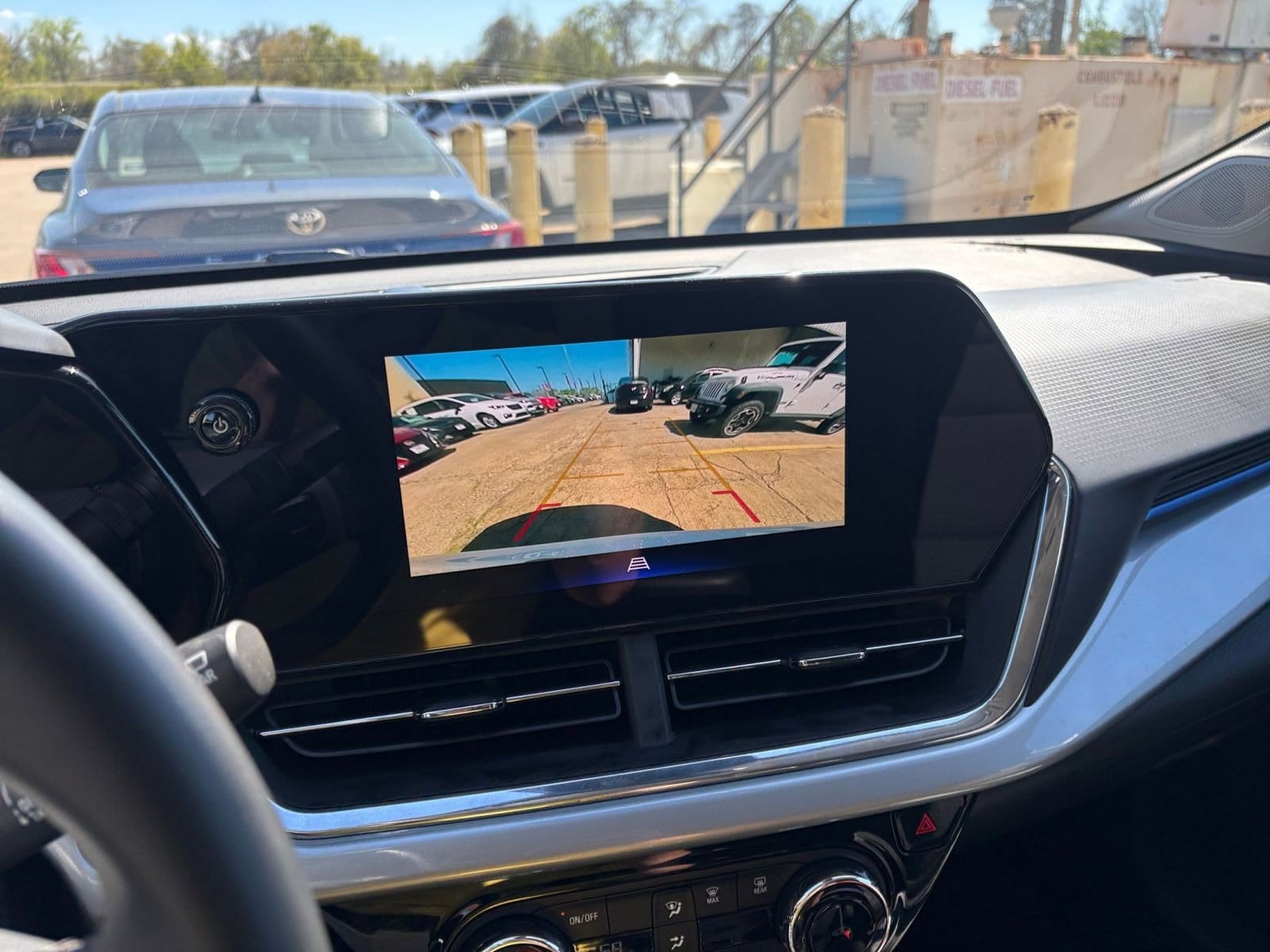 Thumbnail: 2025 Chevrolet Trax - 22