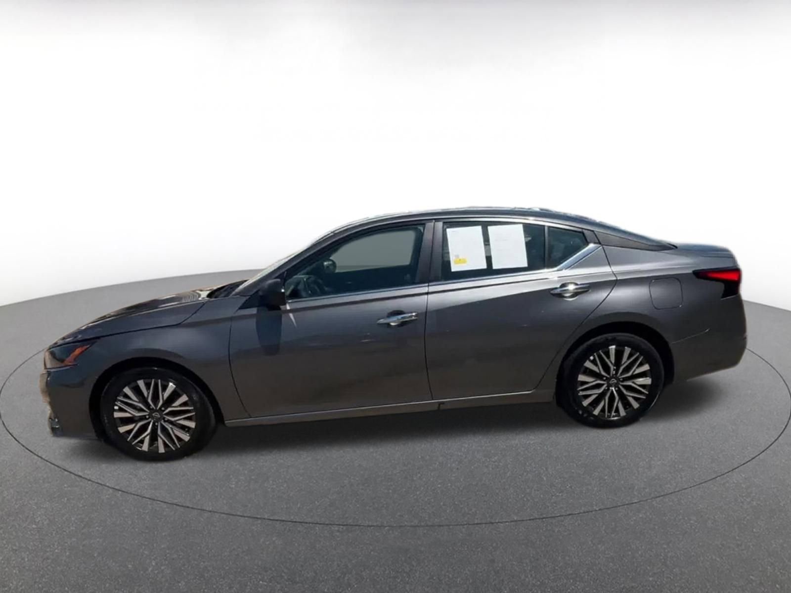 Thumbnail: 2025 Nissan Altima - 9