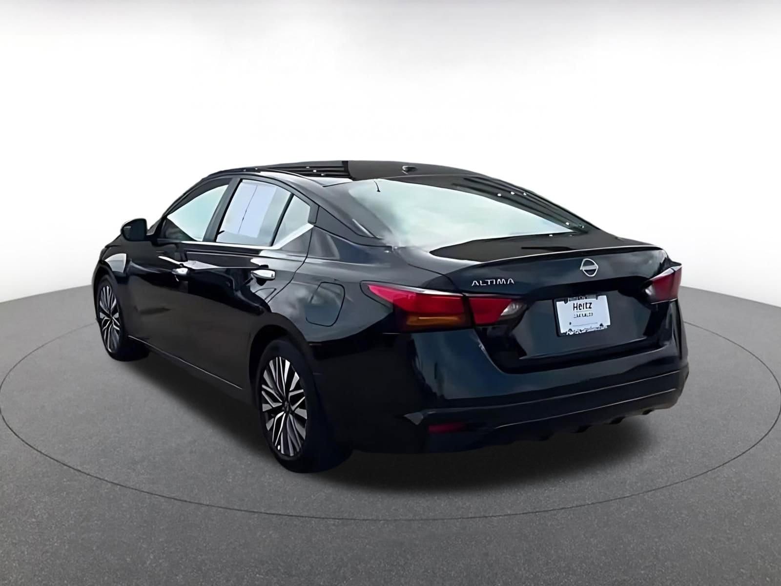 Thumbnail: 2025 Nissan Altima - 10