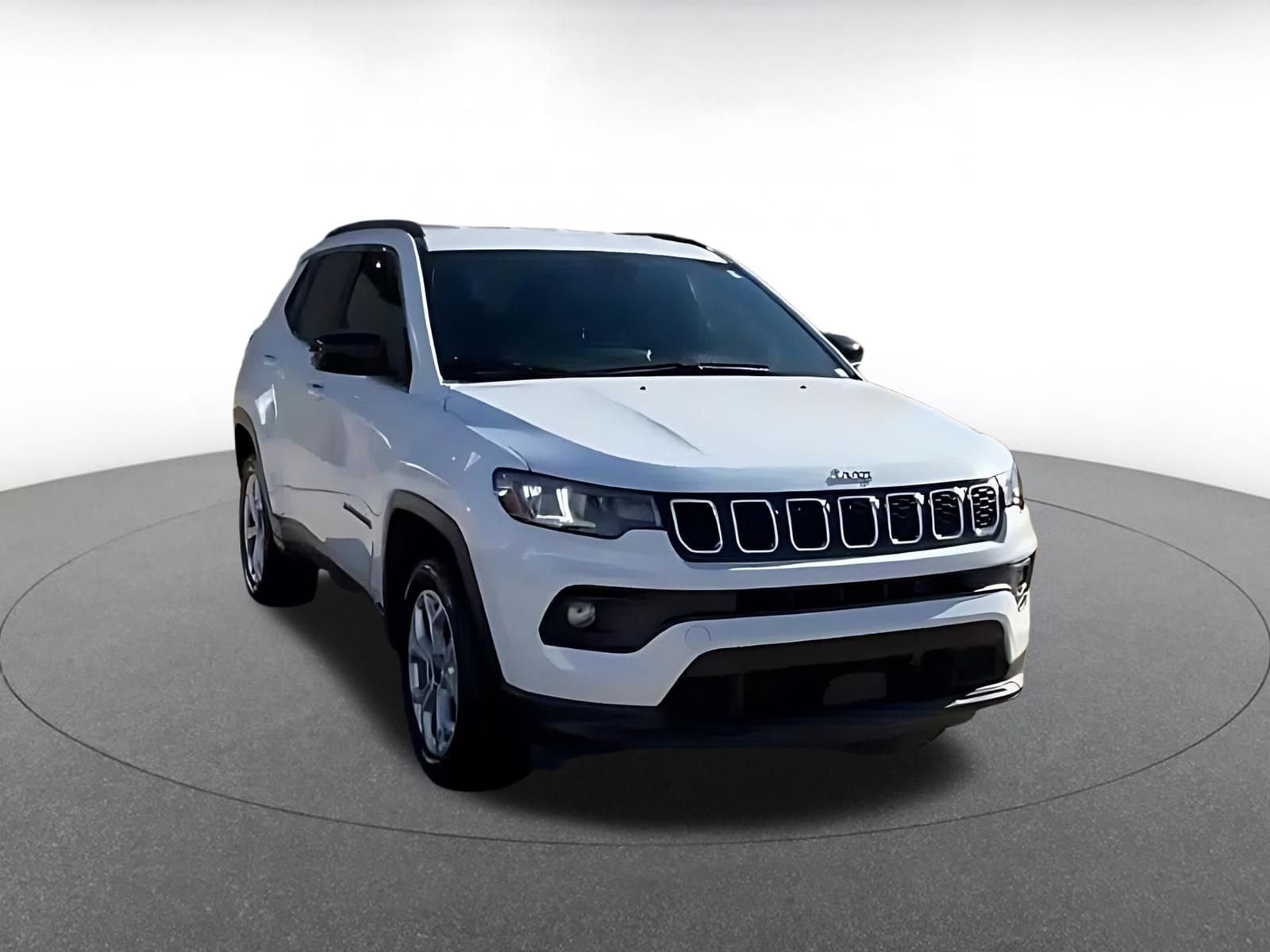 Thumbnail: 2025 Jeep Compass - 3