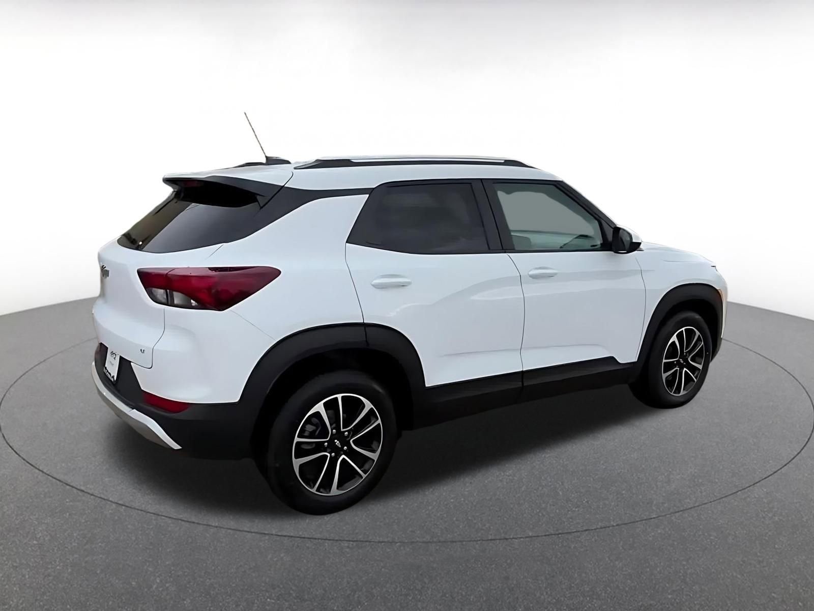 Thumbnail: 2025 Chevrolet TrailBlazer - 15