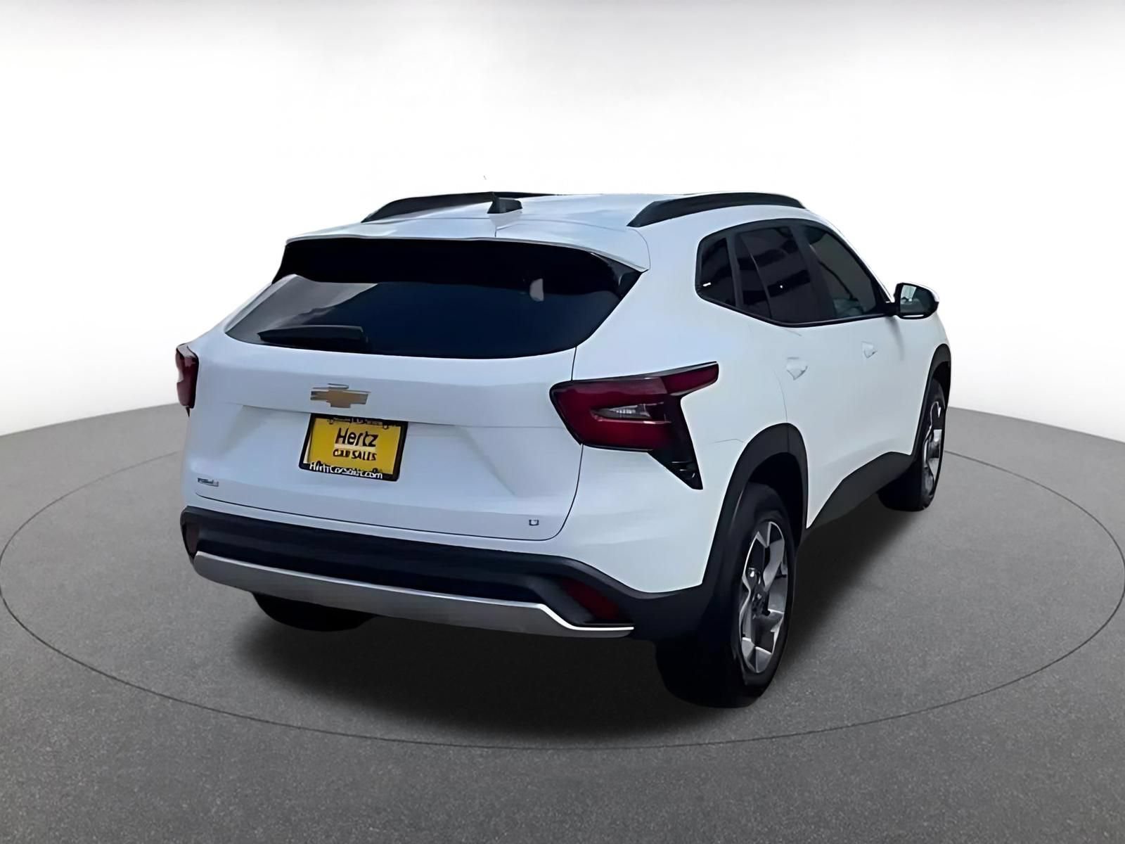 Thumbnail: 2025 Chevrolet Trax - 15