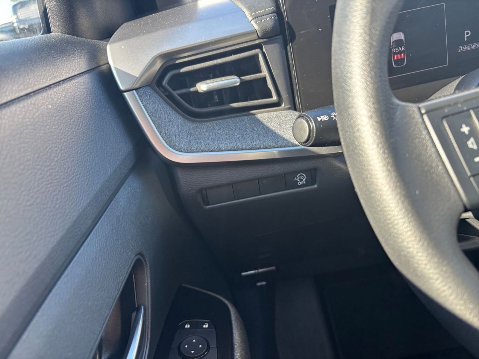 Thumbnail: 2025 Nissan Kicks - 32