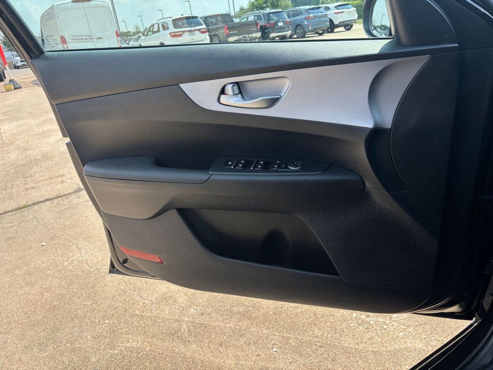Thumbnail: 2024 Kia Forte - 20