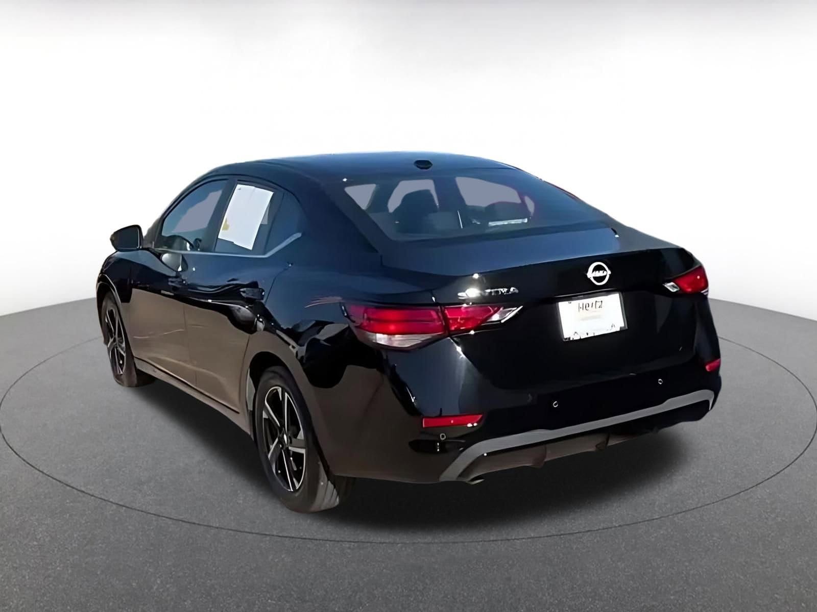 Thumbnail: 2025 Nissan Sentra - 10