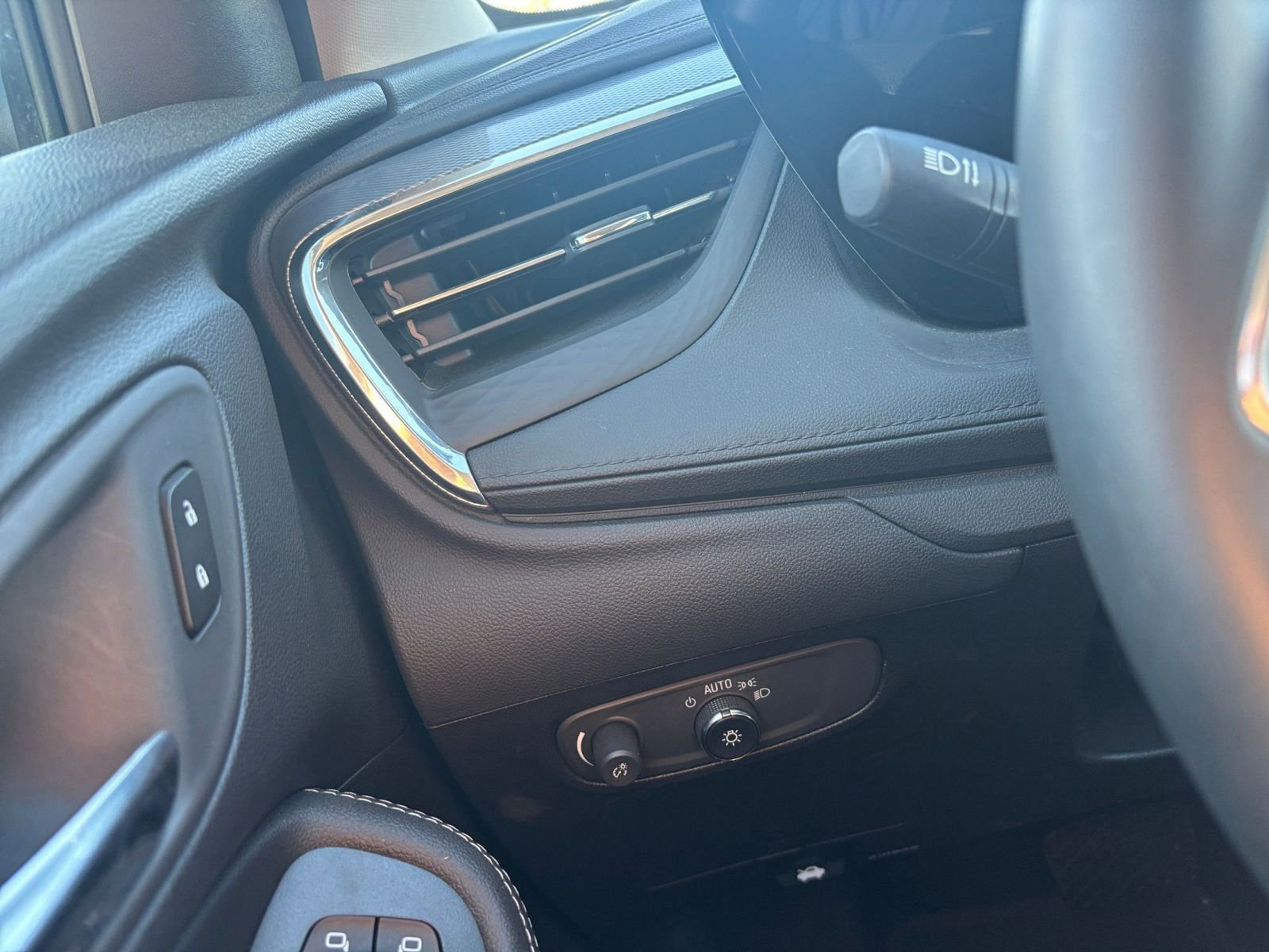 Thumbnail: 2025 Buick Encore GX - 32