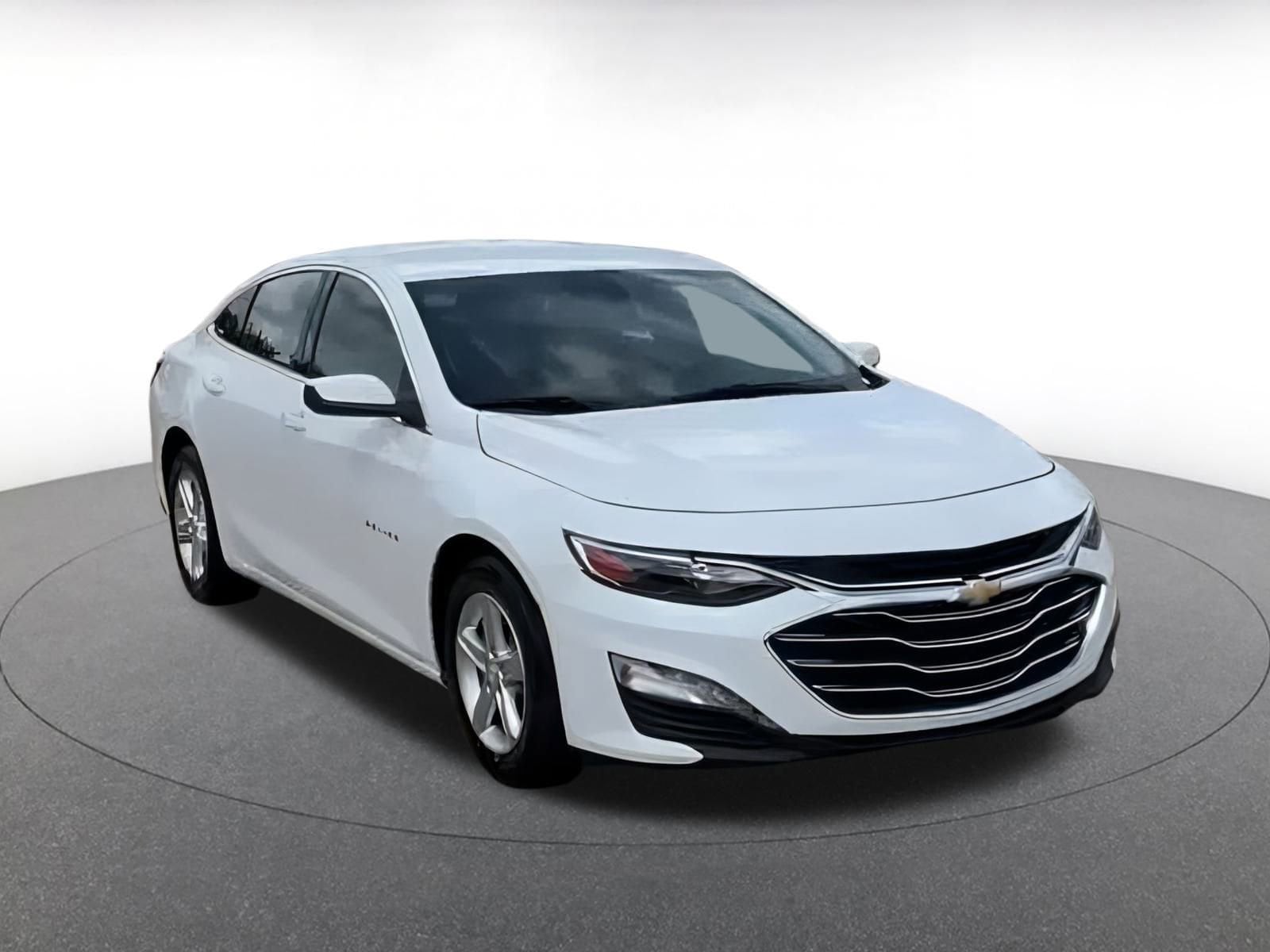 Thumbnail: 2024 Chevrolet Malibu - 3