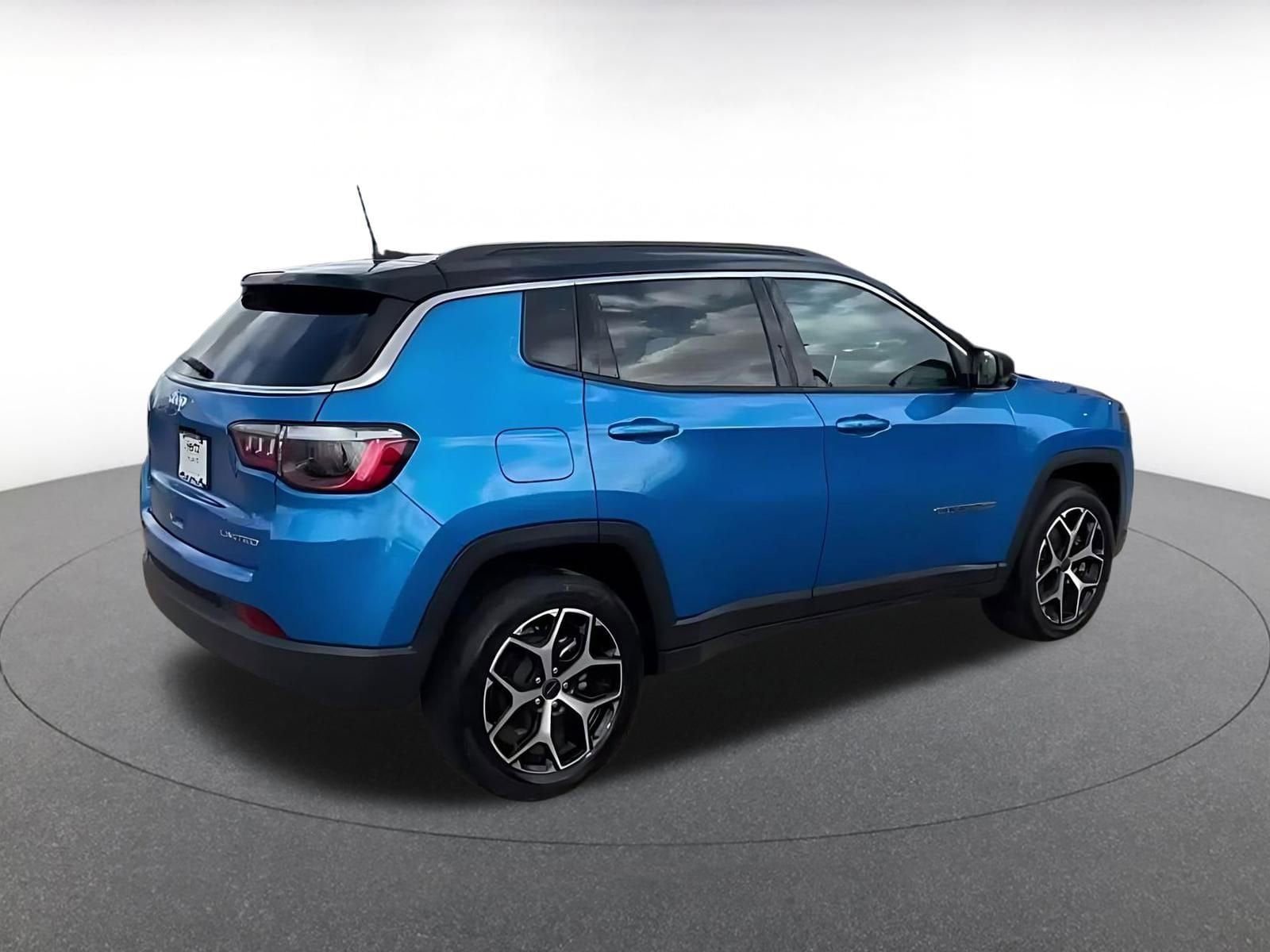 Thumbnail: 2025 Jeep Compass - 15