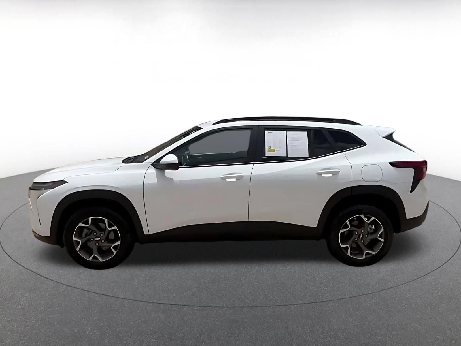 Thumbnail: 2025 Chevrolet Trax - 9