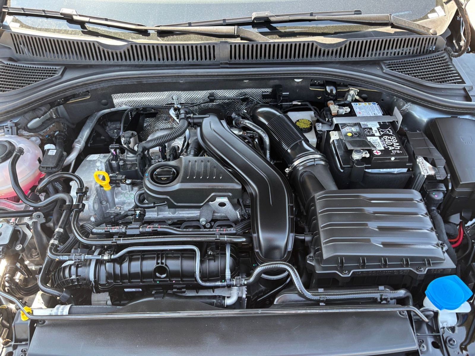 Thumbnail: 2025 Volkswagen Jetta - 31