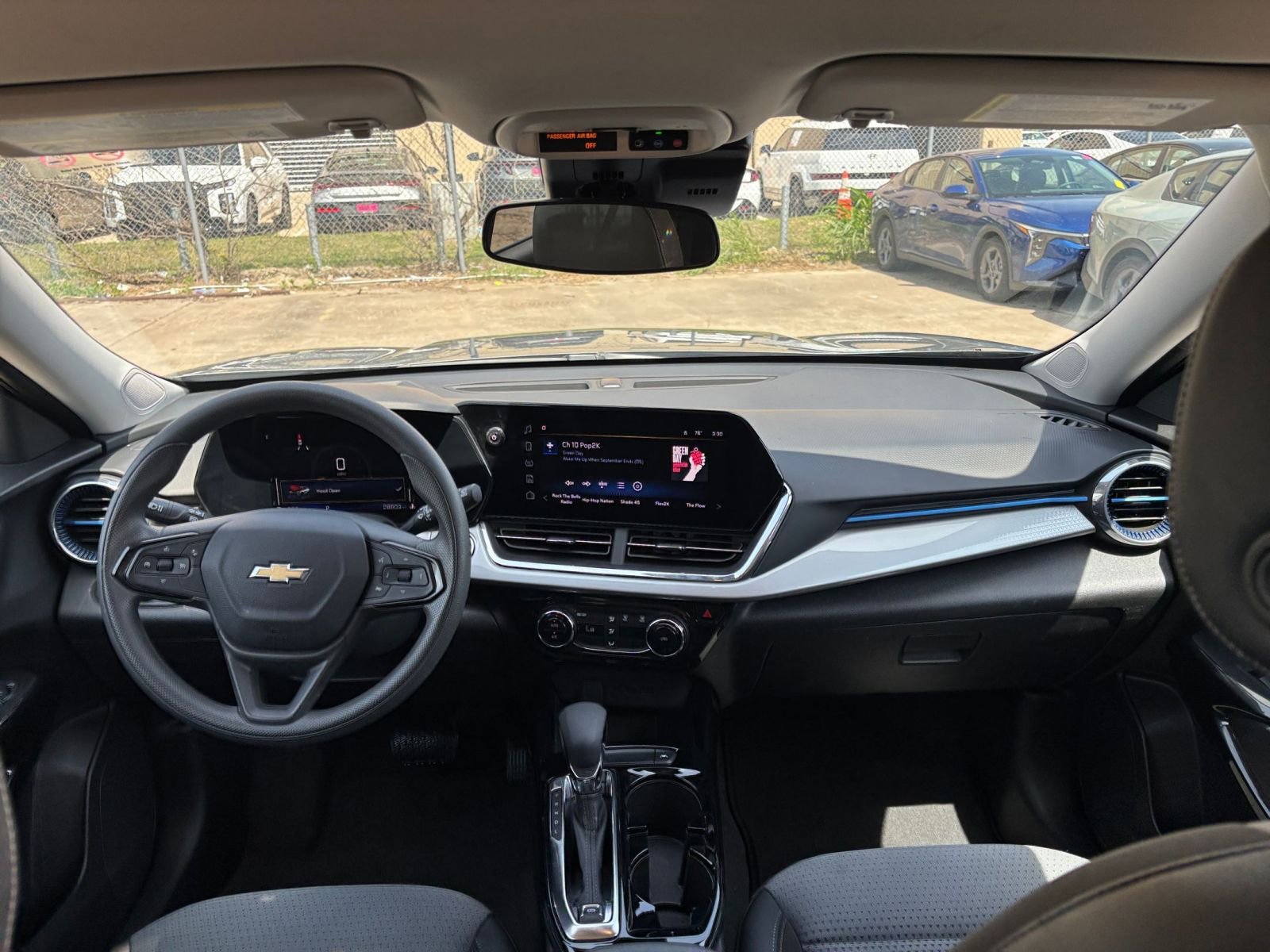 Thumbnail: 2025 Chevrolet Trax - 32