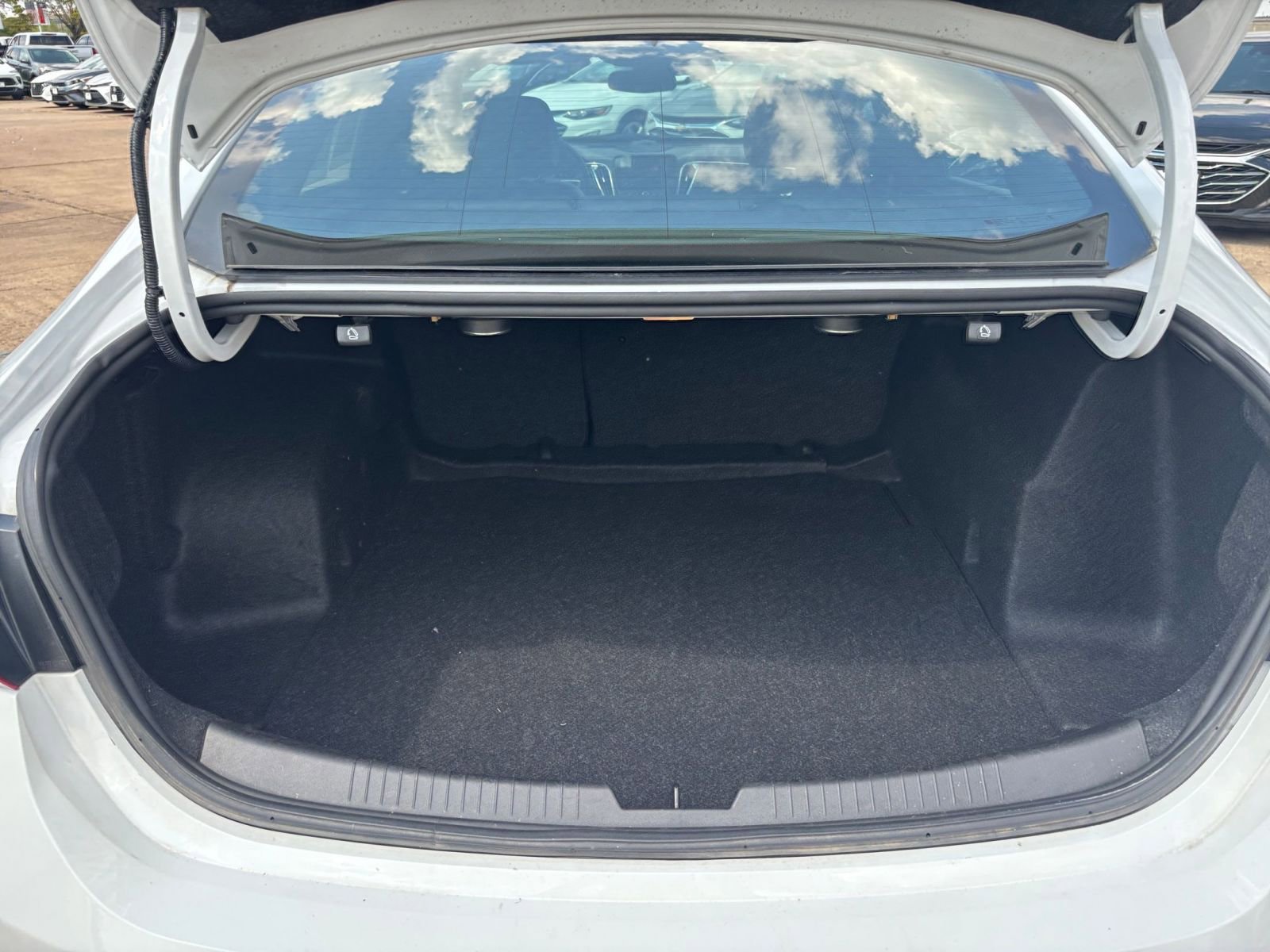 Thumbnail: 2024 Chevrolet Malibu - 31