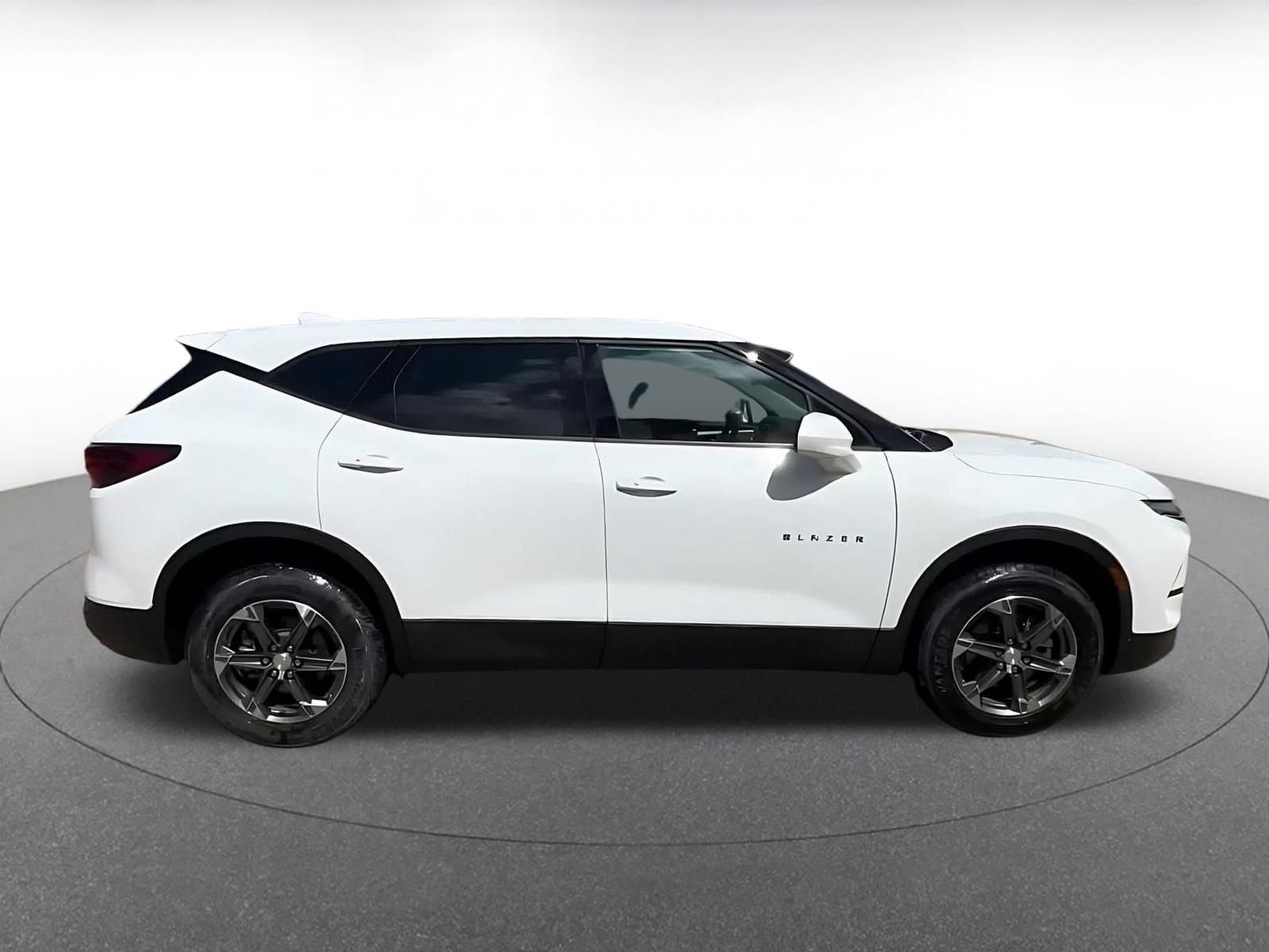 Thumbnail: 2025 Chevrolet Blazer - 16