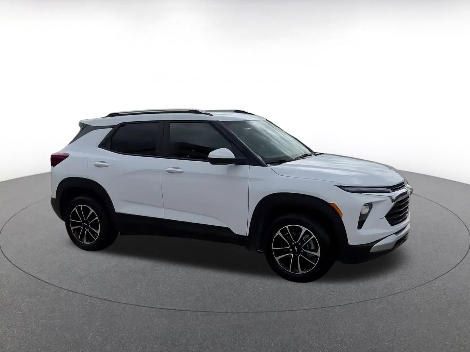 Thumbnail: 2025 Chevrolet TrailBlazer - 2