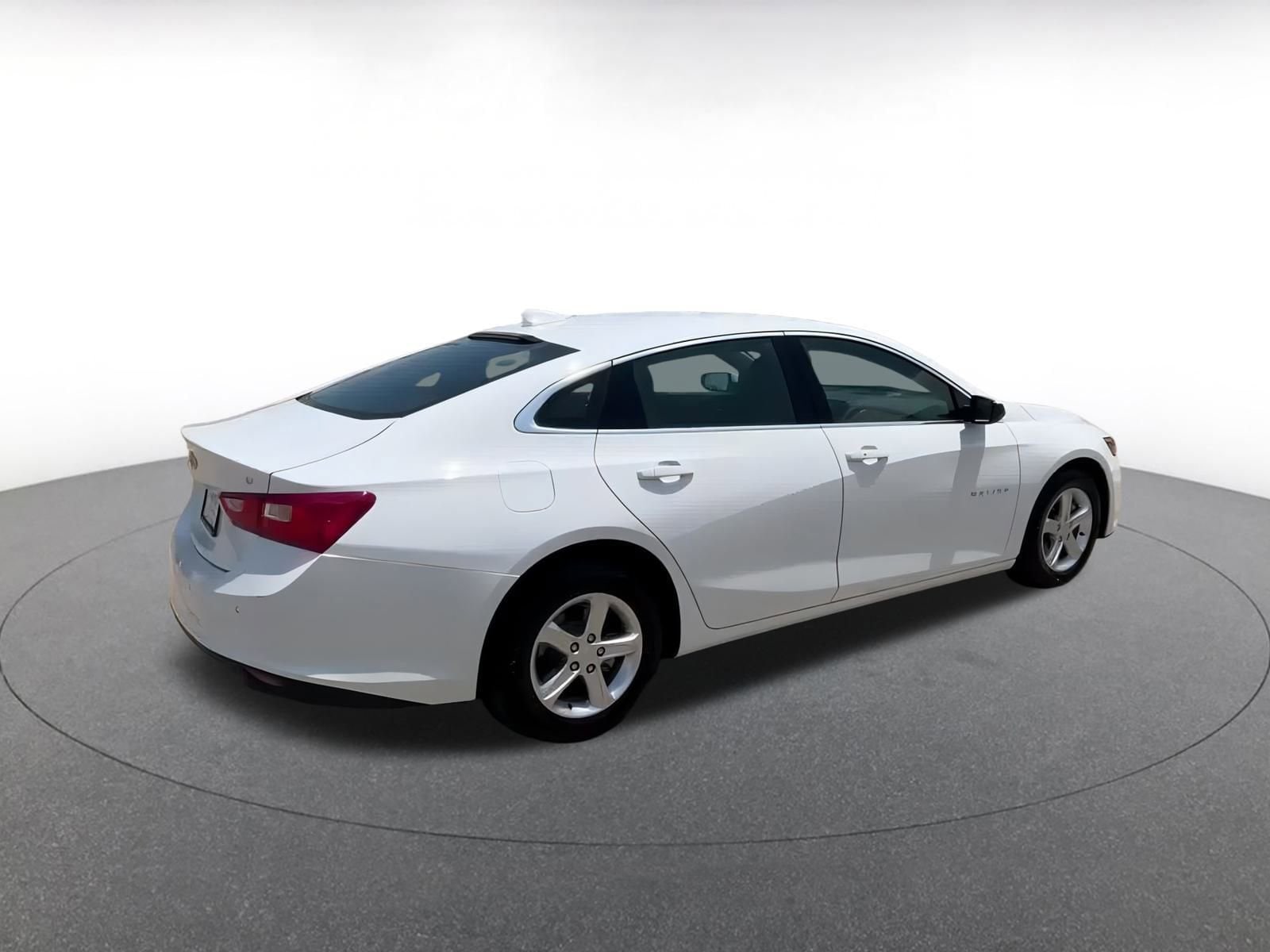 Thumbnail: 2024 Chevrolet Malibu - 12