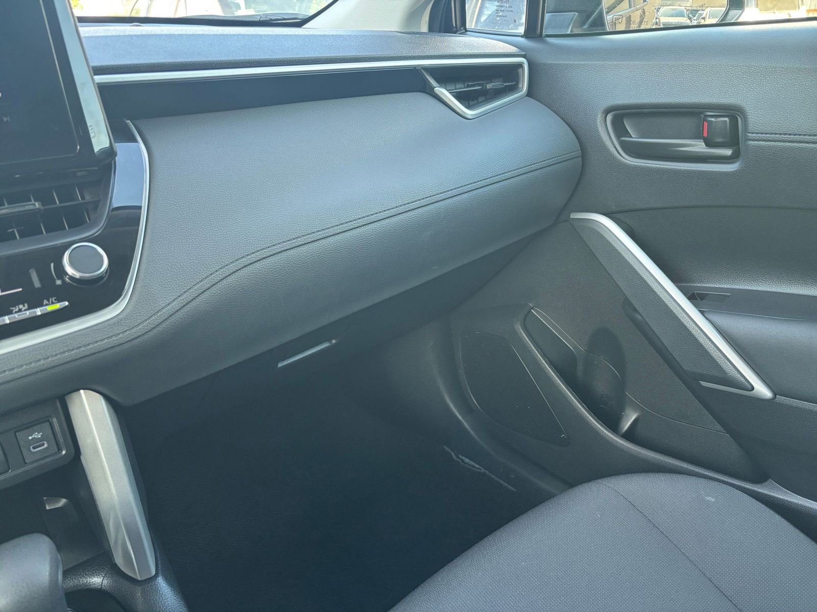 Thumbnail: 2025 Toyota Corolla Cross - 33