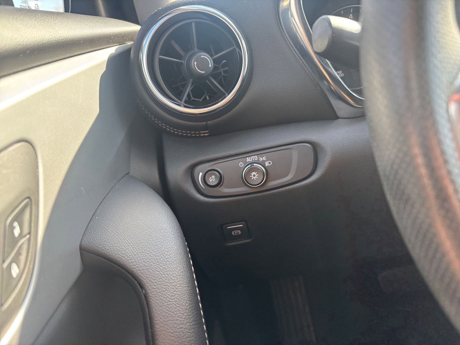 Thumbnail: 2025 Chevrolet Blazer - 35