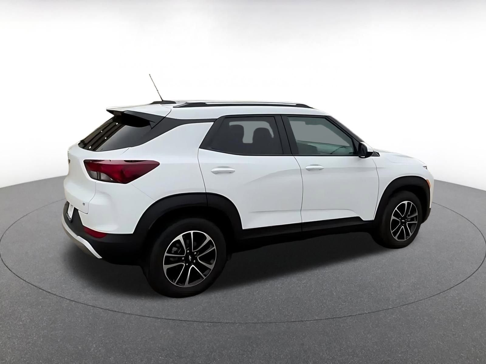 Thumbnail: 2025 Chevrolet TrailBlazer - 14