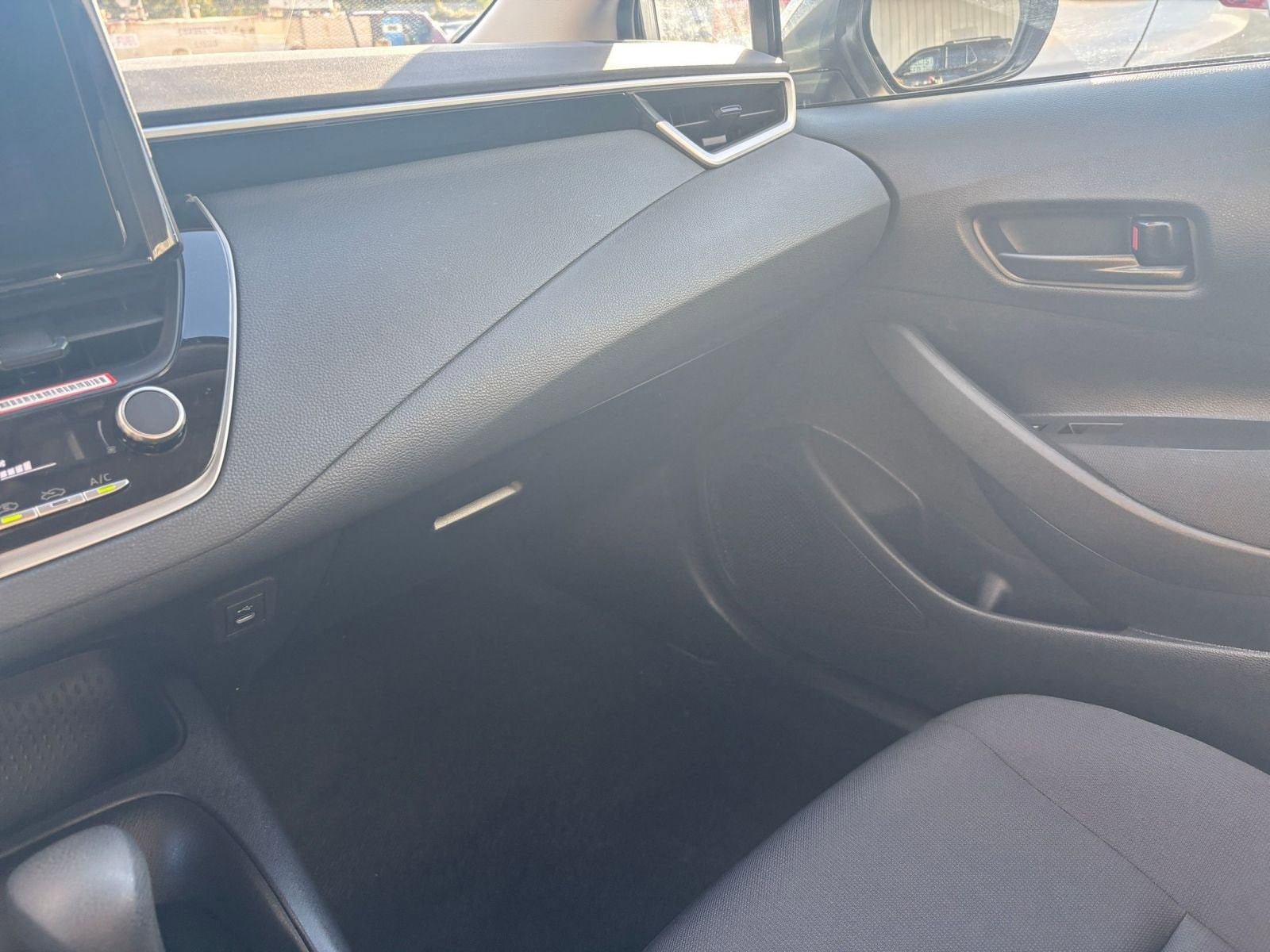 Thumbnail: 2025 Toyota Corolla - 33