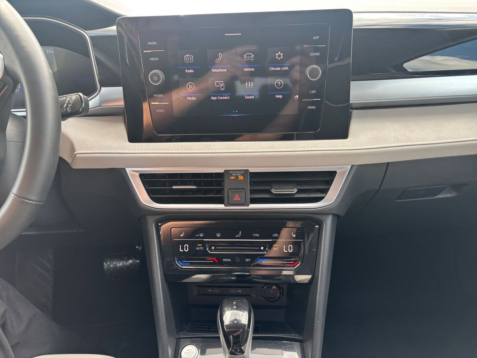 Thumbnail: 2025 Volkswagen Taos - 17