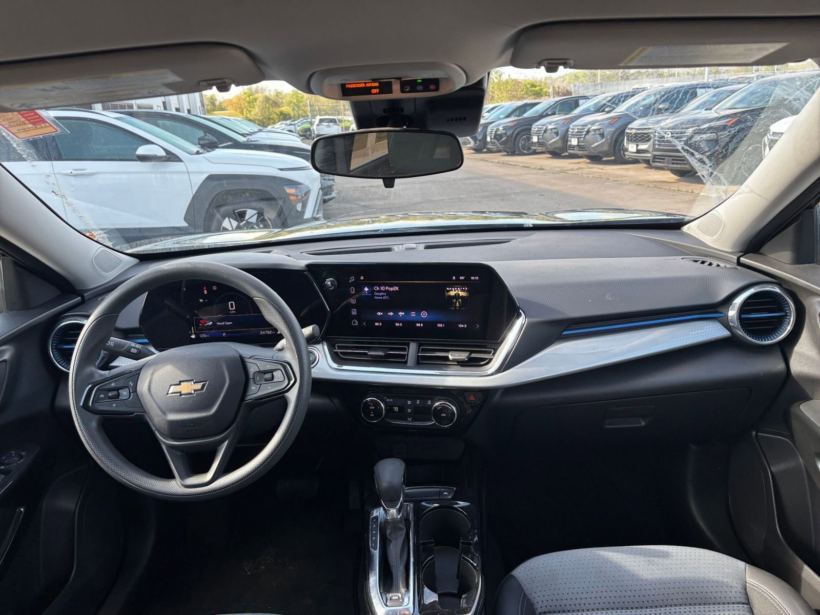 Thumbnail: 2025 Chevrolet Trax - 32