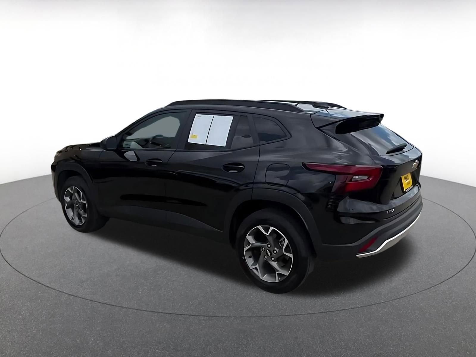 Thumbnail: 2025 Chevrolet Trax - 10