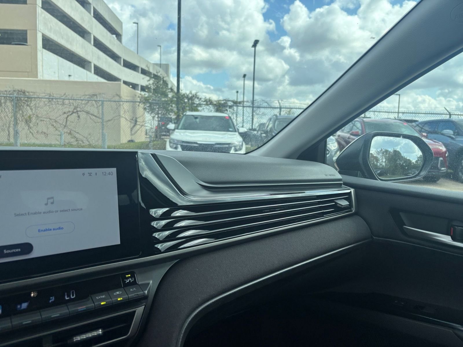 Thumbnail: 2025 Toyota Camry - 33