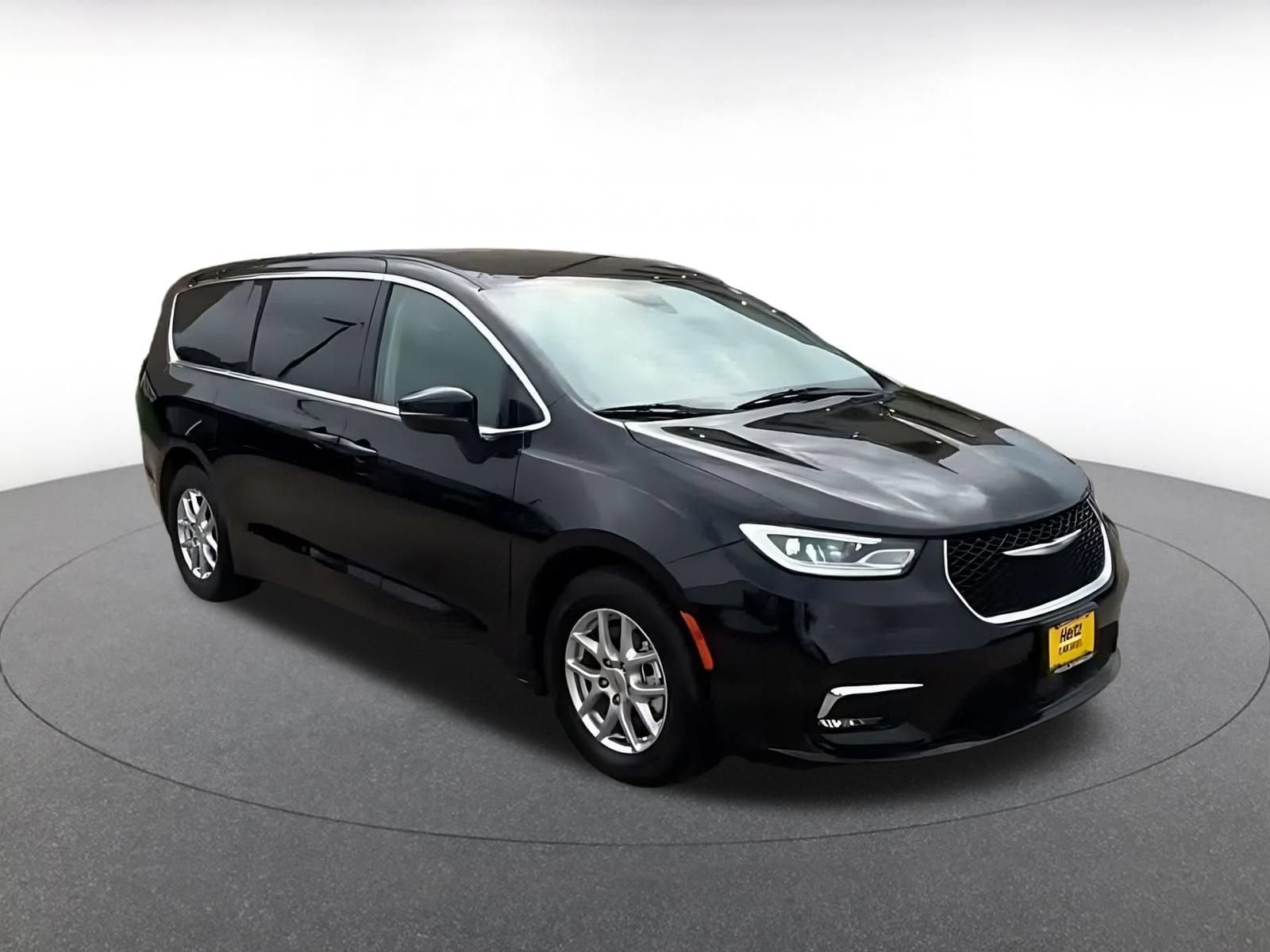 Thumbnail: 2024 Chrysler Pacifica - 3