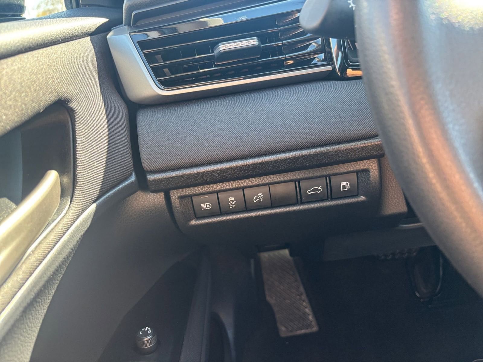 Thumbnail: 2025 Toyota Camry - 33