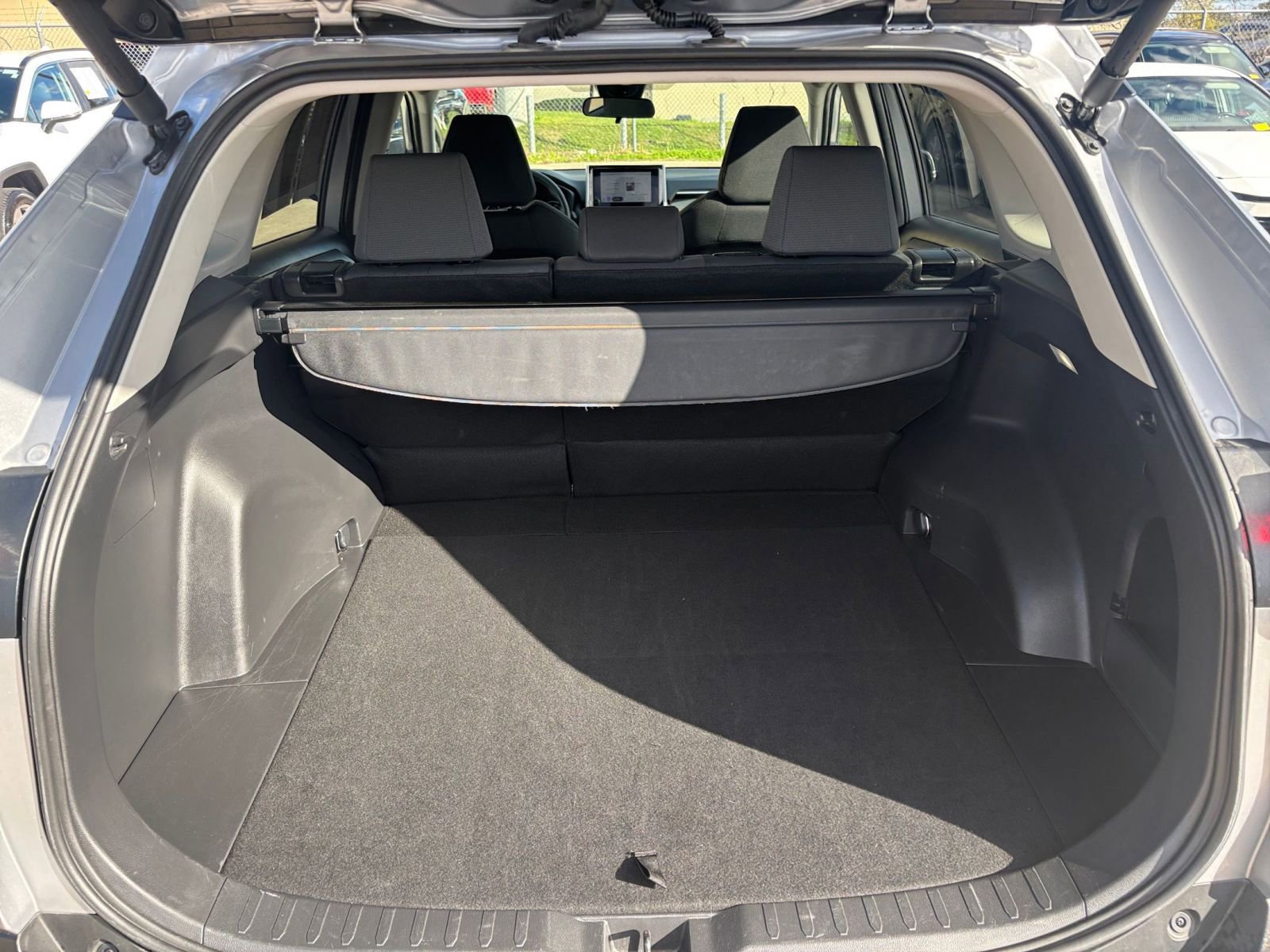 Thumbnail: 2025 Toyota RAV4 - 32