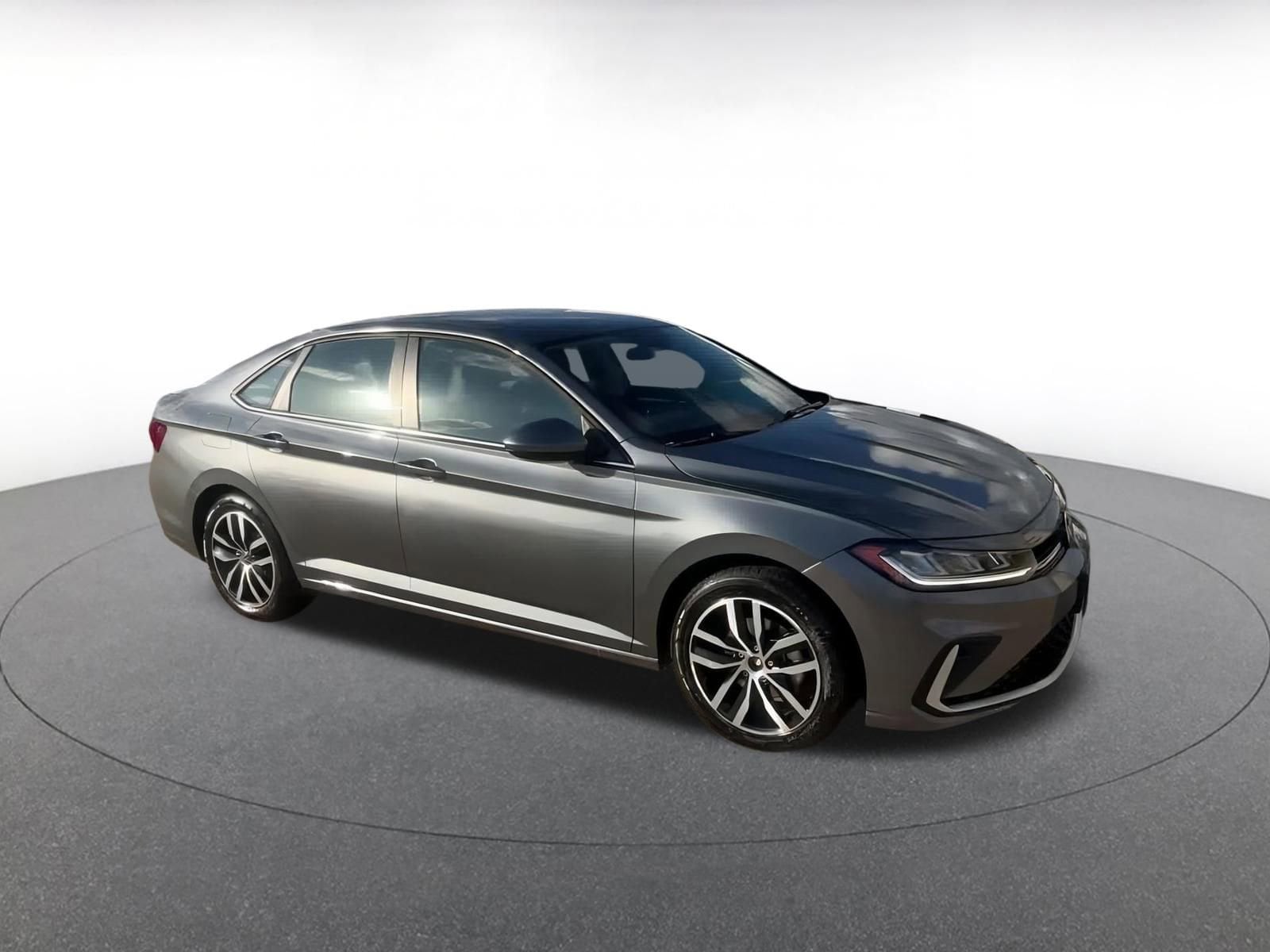 Thumbnail: 2025 Volkswagen Jetta - 2