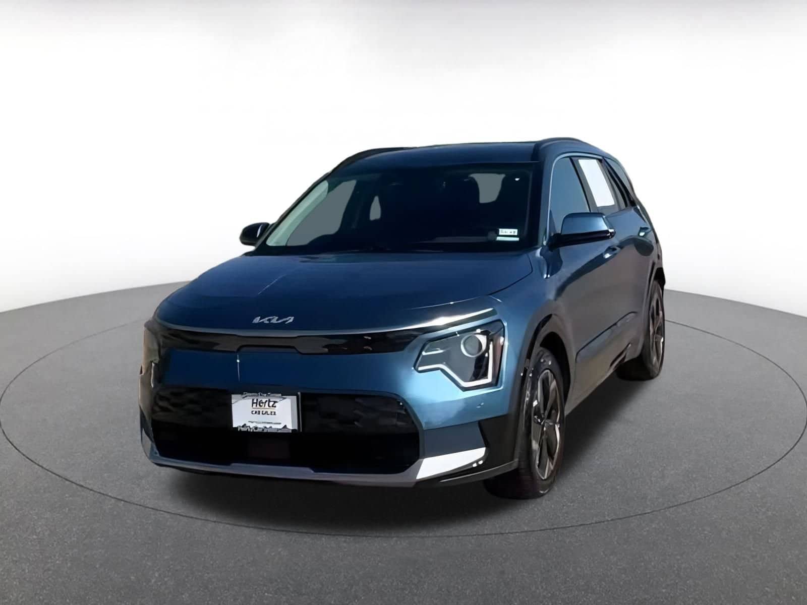 Thumbnail: 2023 Kia Niro - 4