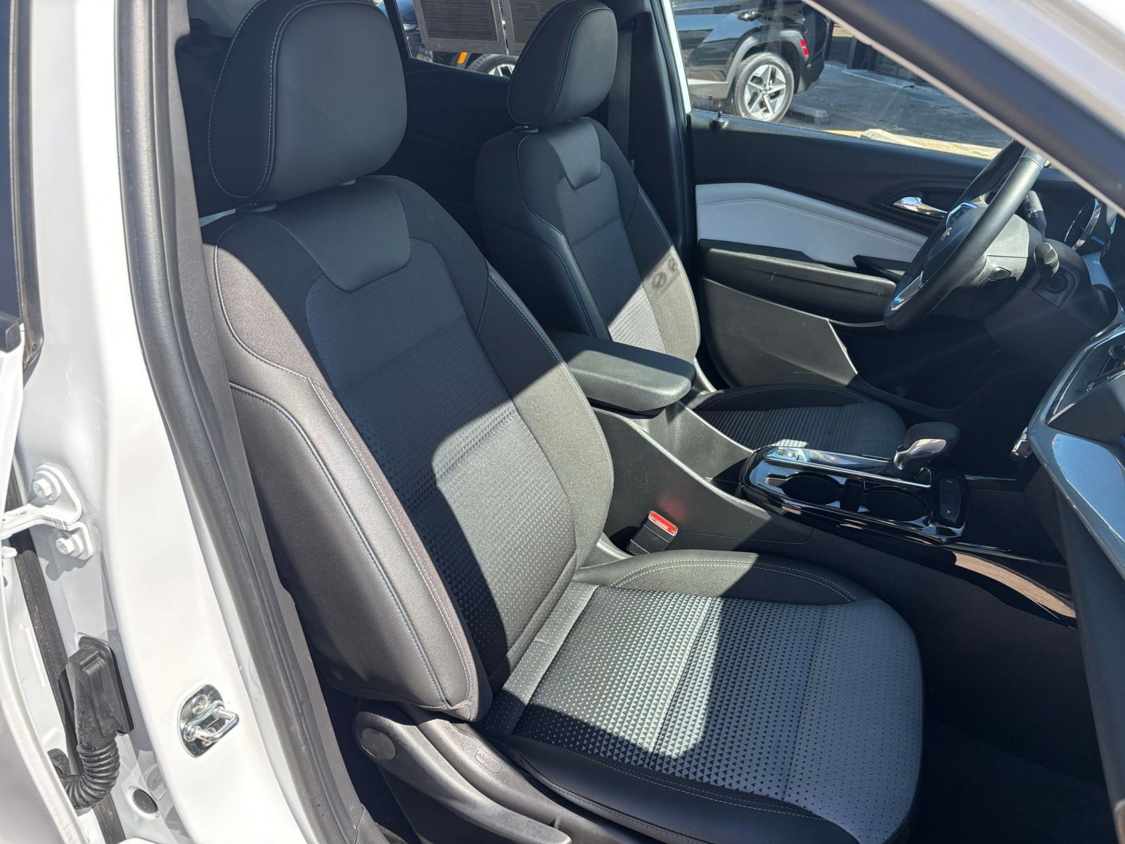 Thumbnail: 2025 Chevrolet Trax - 35