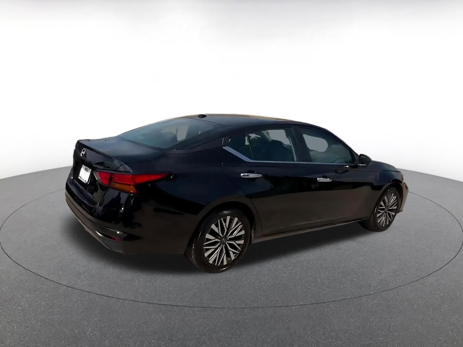 Thumbnail: 2025 Nissan Altima - 14