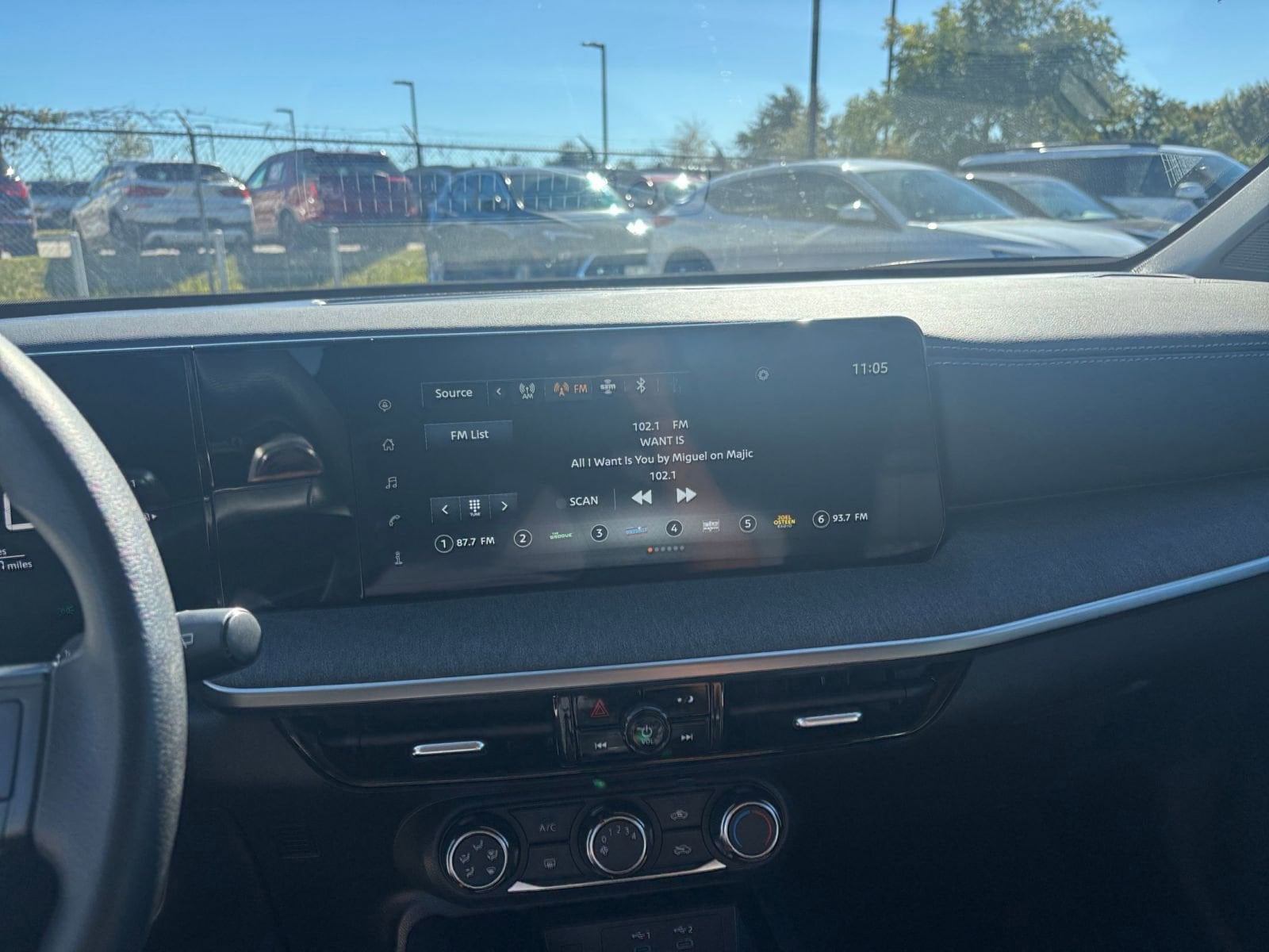 Thumbnail: 2025 Nissan Kicks - 21