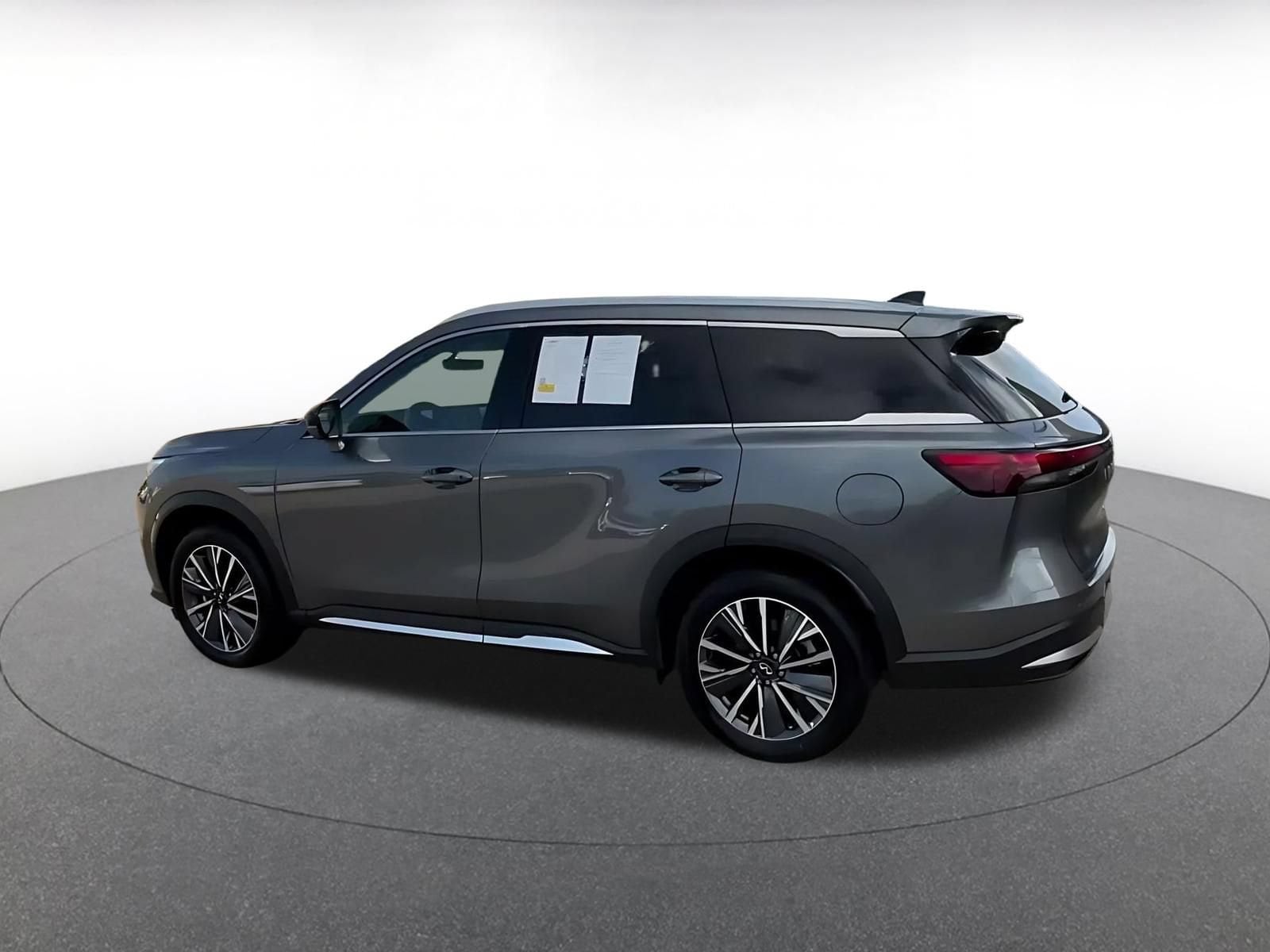Thumbnail: 2026 INFINITI QX60 - 9