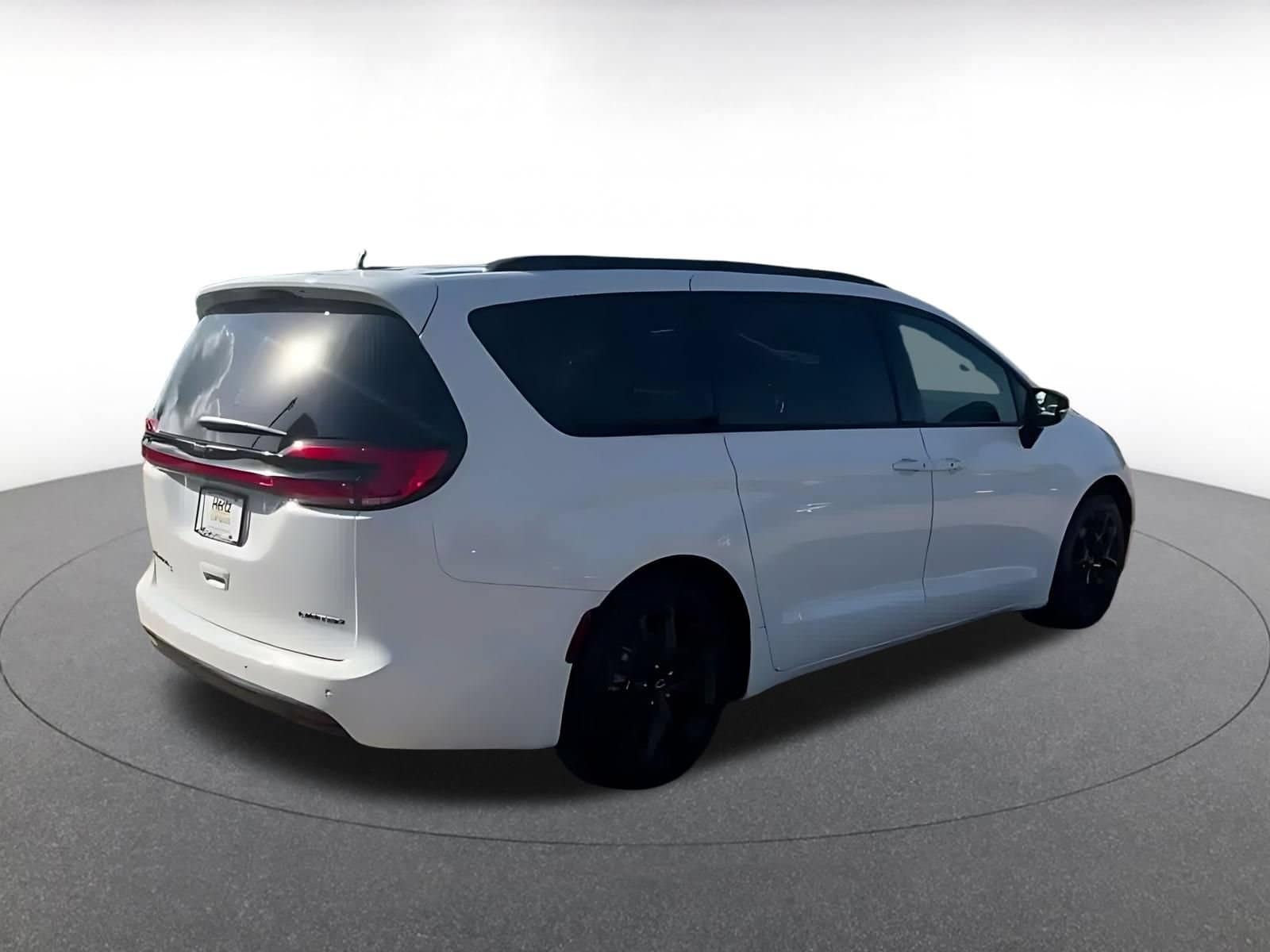 Thumbnail: 2025 Chrysler Pacifica - 13