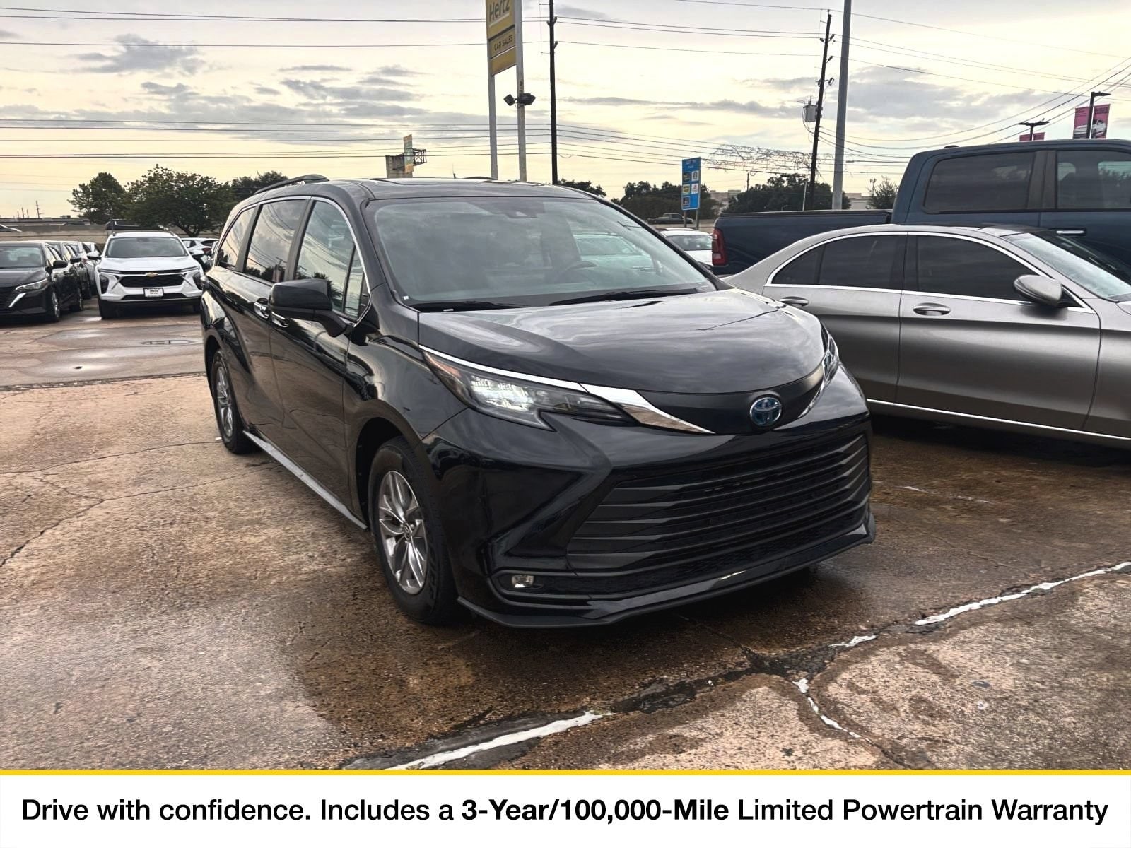 Thumbnail: 2025 Toyota Sienna - 1