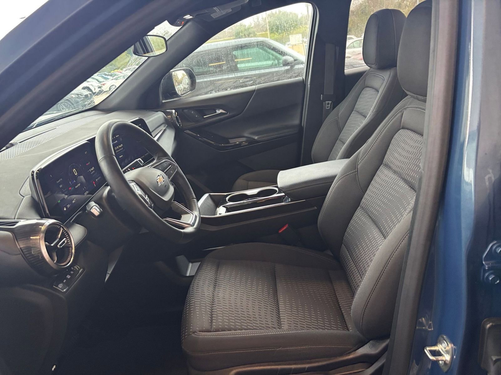 Thumbnail: 2025 Chevrolet Equinox - 25